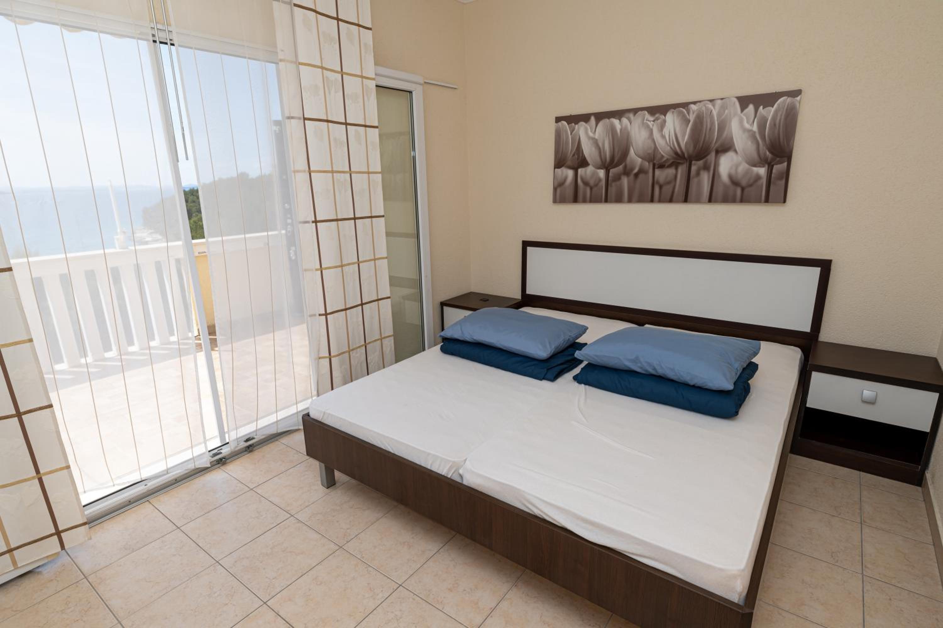 SunSea Apartments