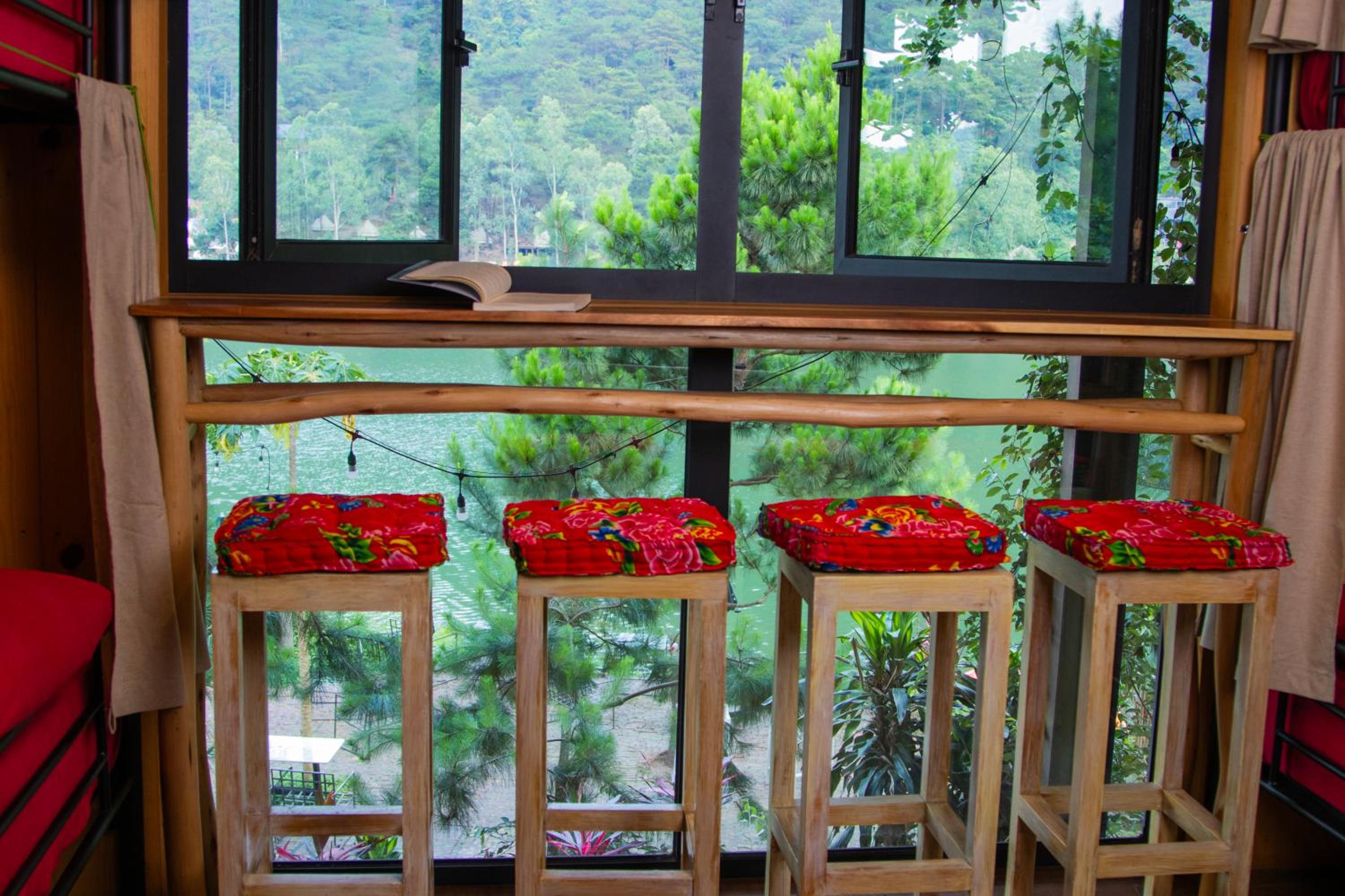GISY Lake Hostel