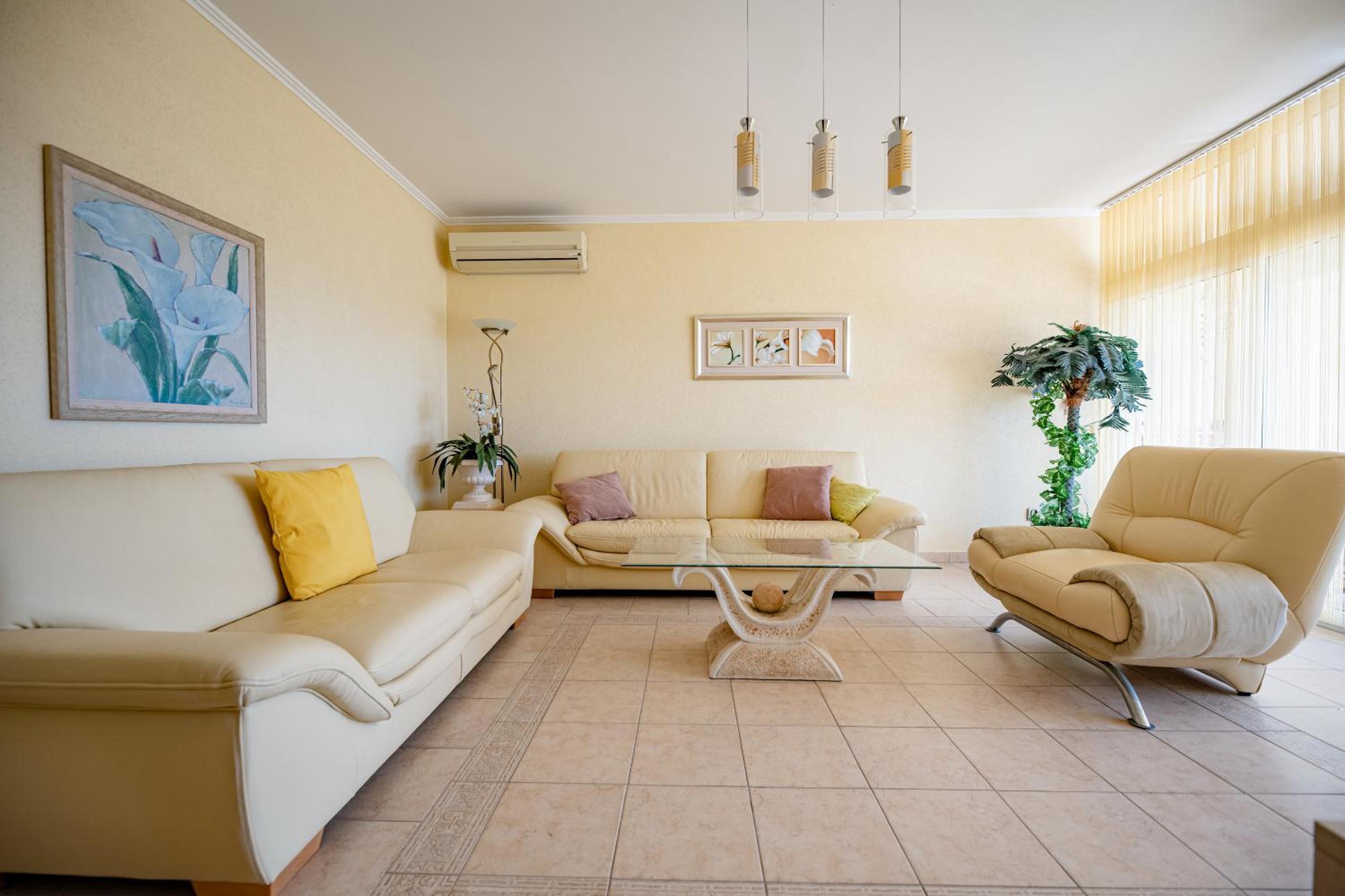 SunSea Apartments