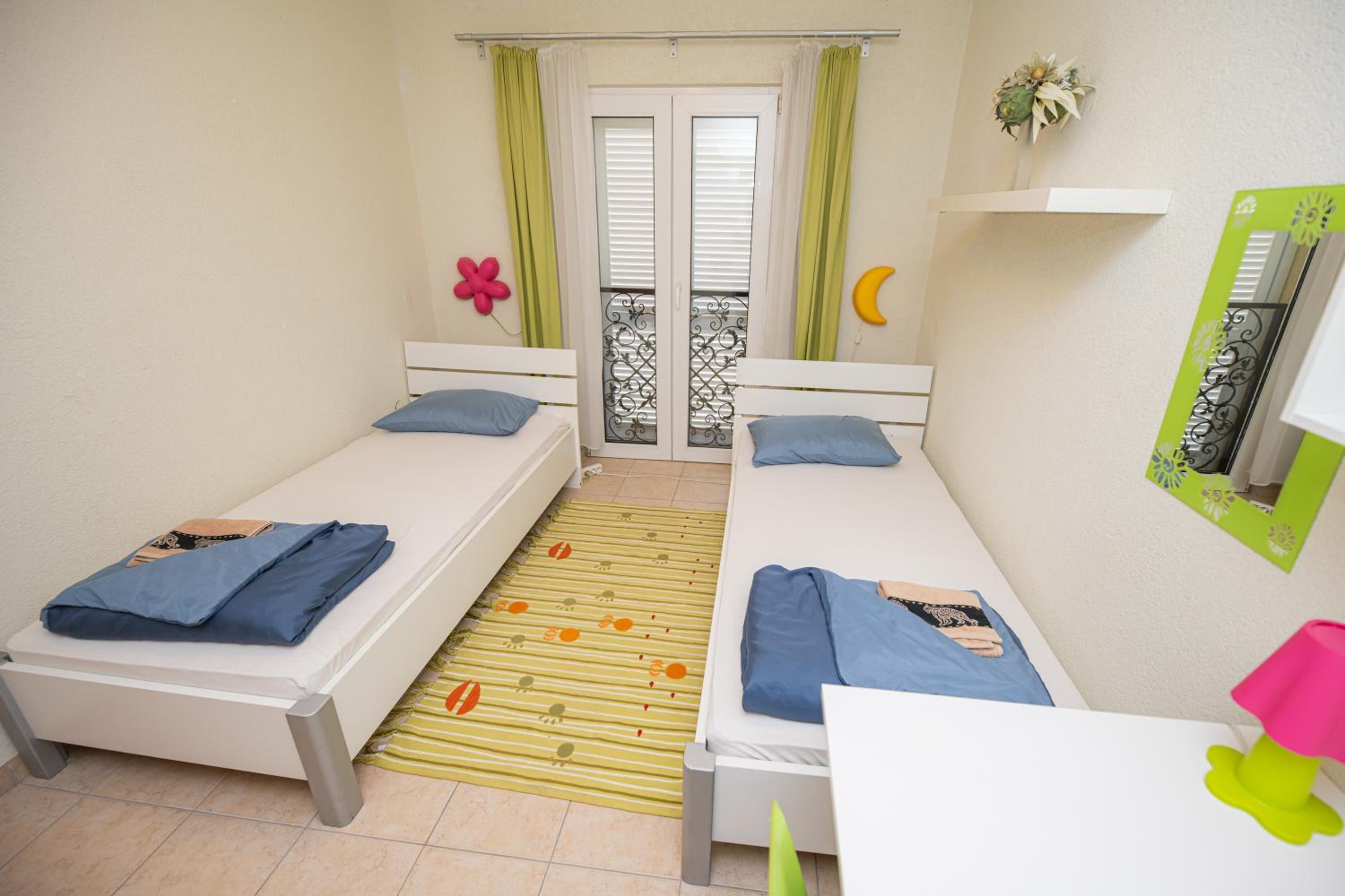 SunSea Apartments