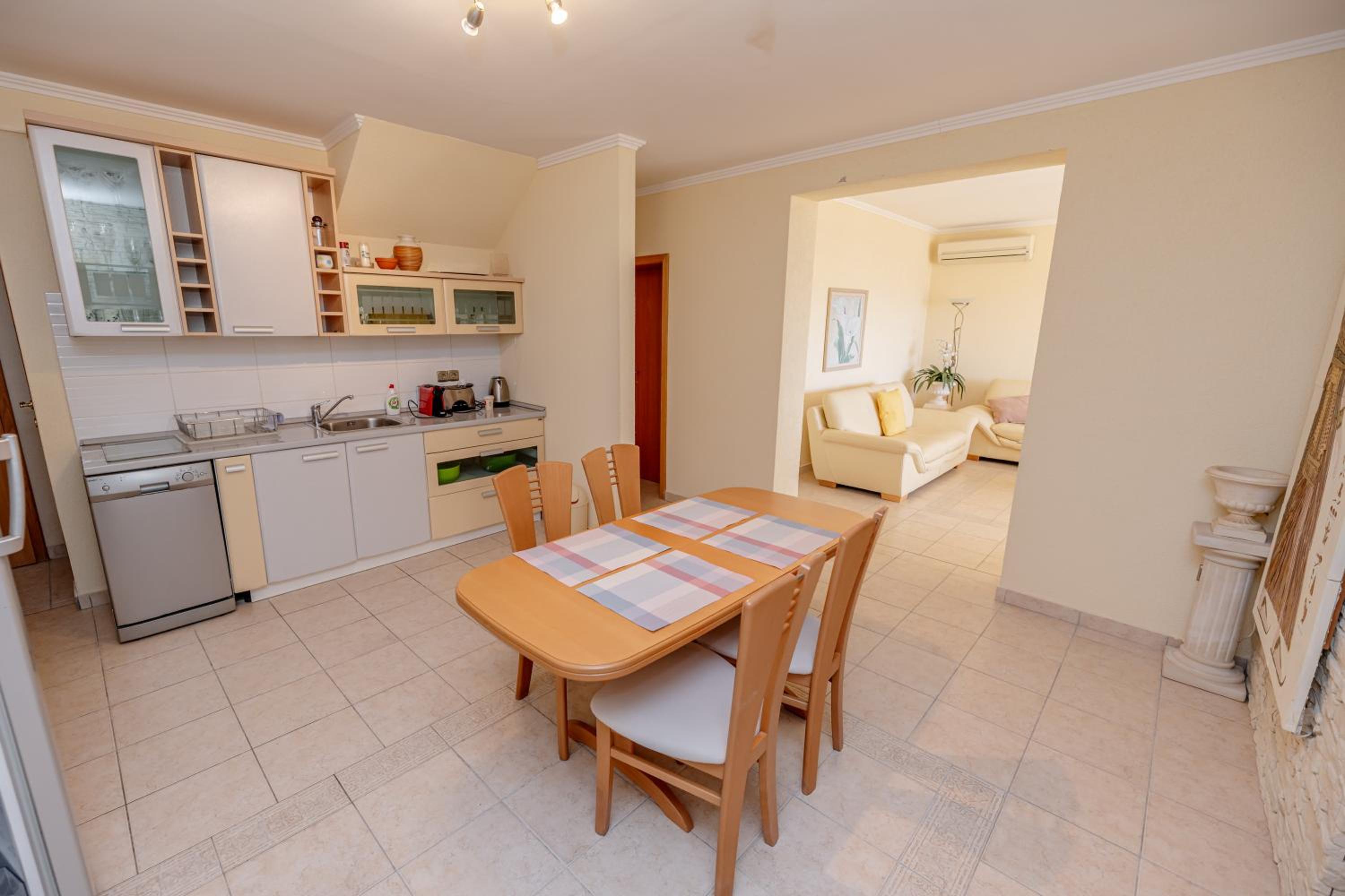 SunSea Apartments