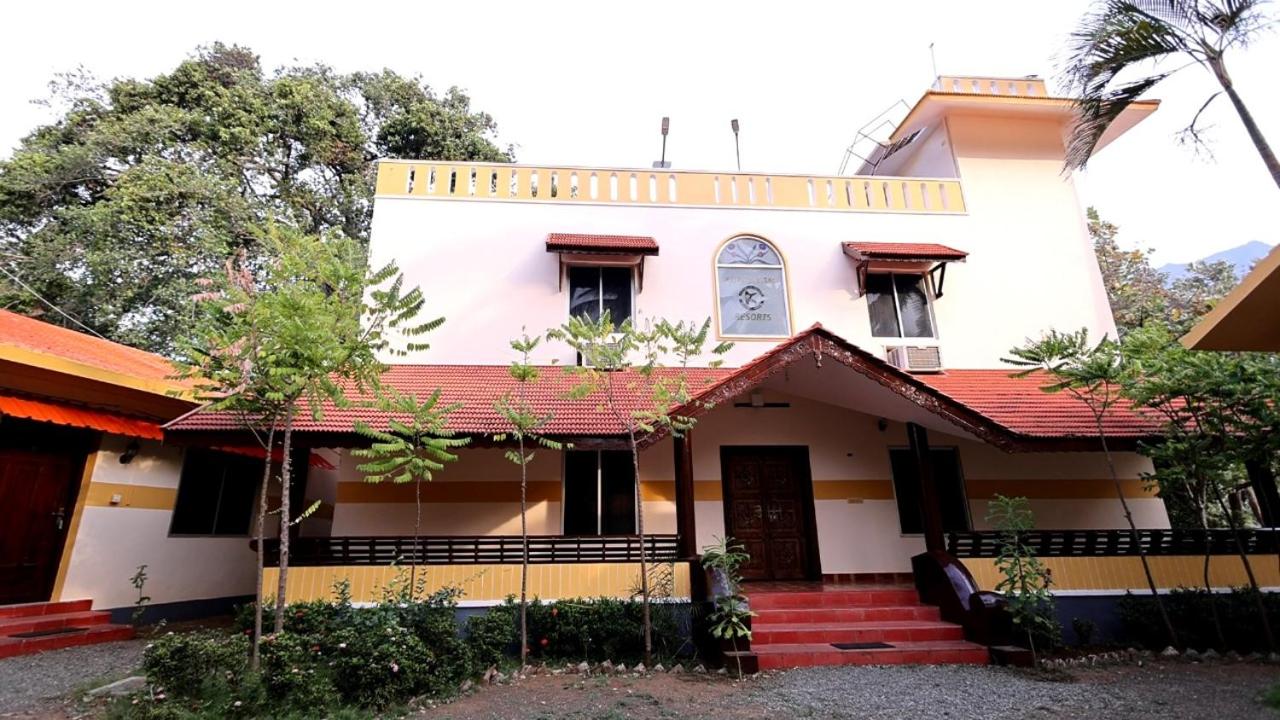 Kuttralam Resorts