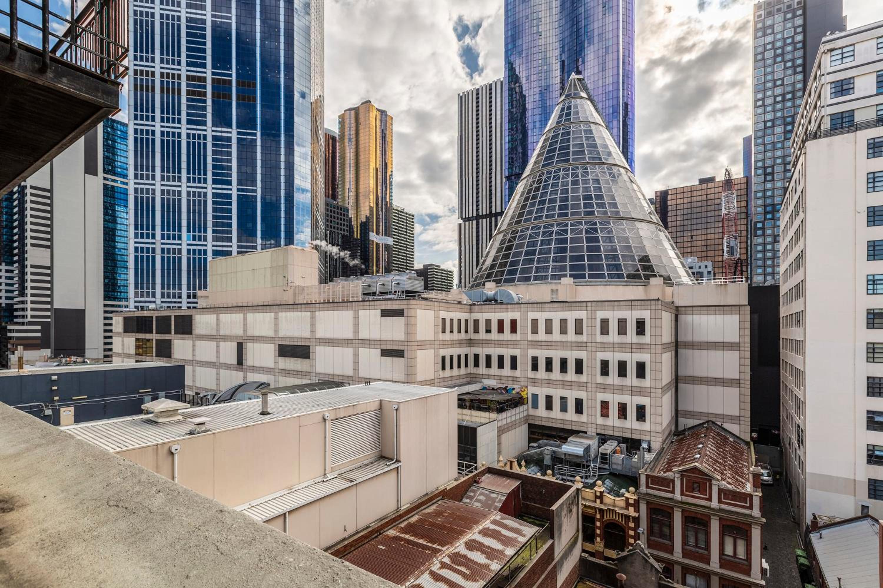VAQUAY Warehouse 33 In Melbourne CBD