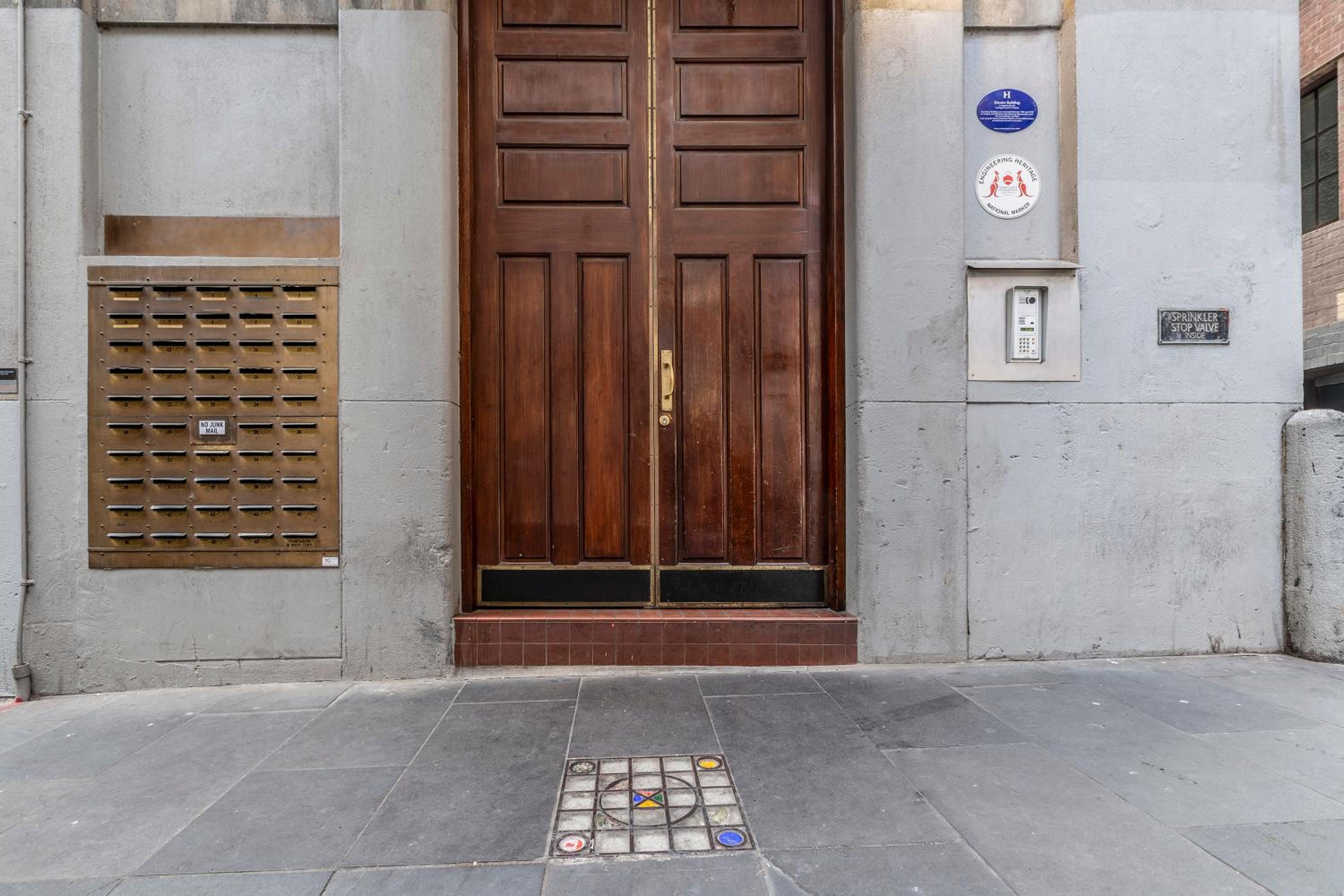 VAQUAY Warehouse 33 In Melbourne CBD