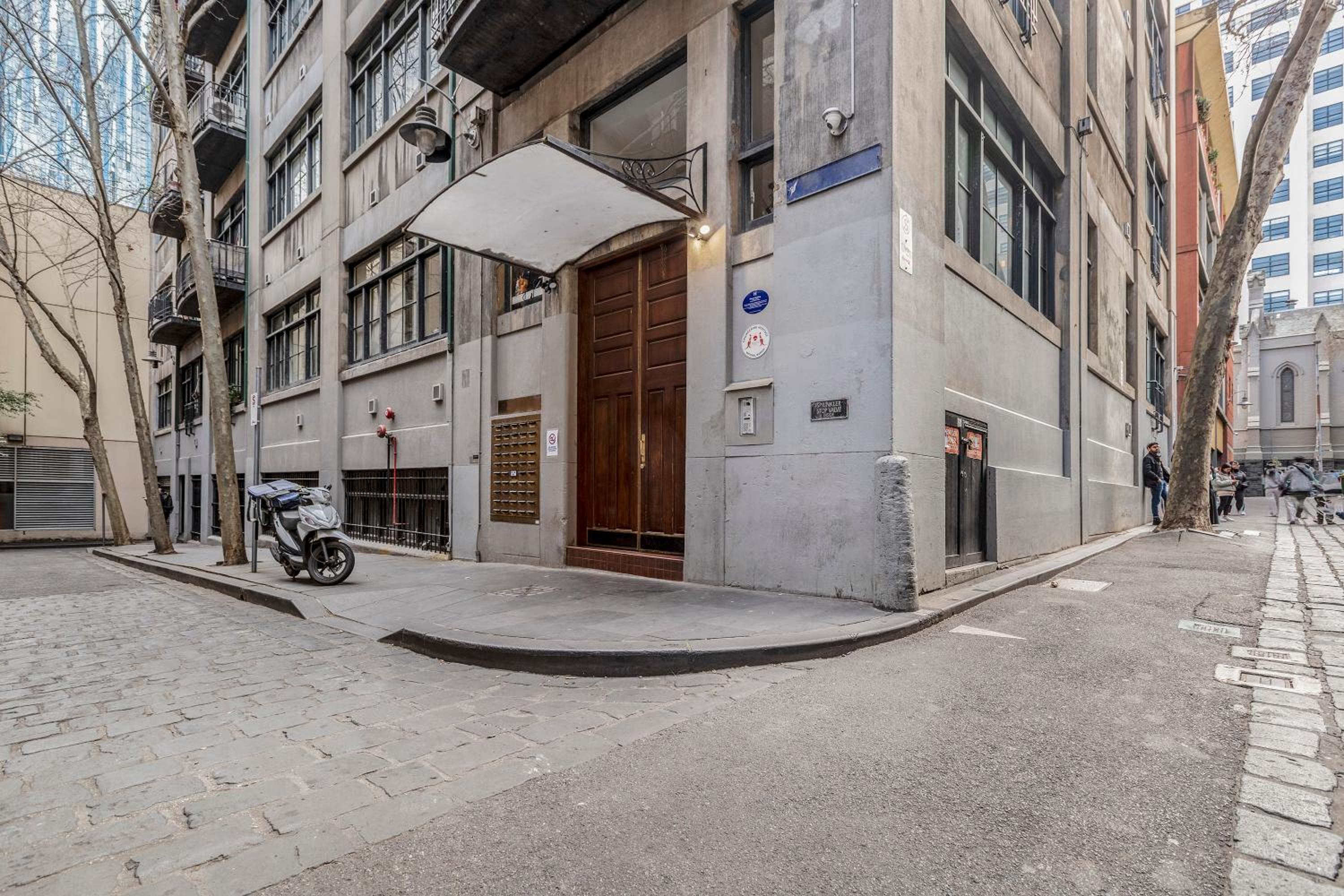 VAQUAY Warehouse 33 In Melbourne CBD