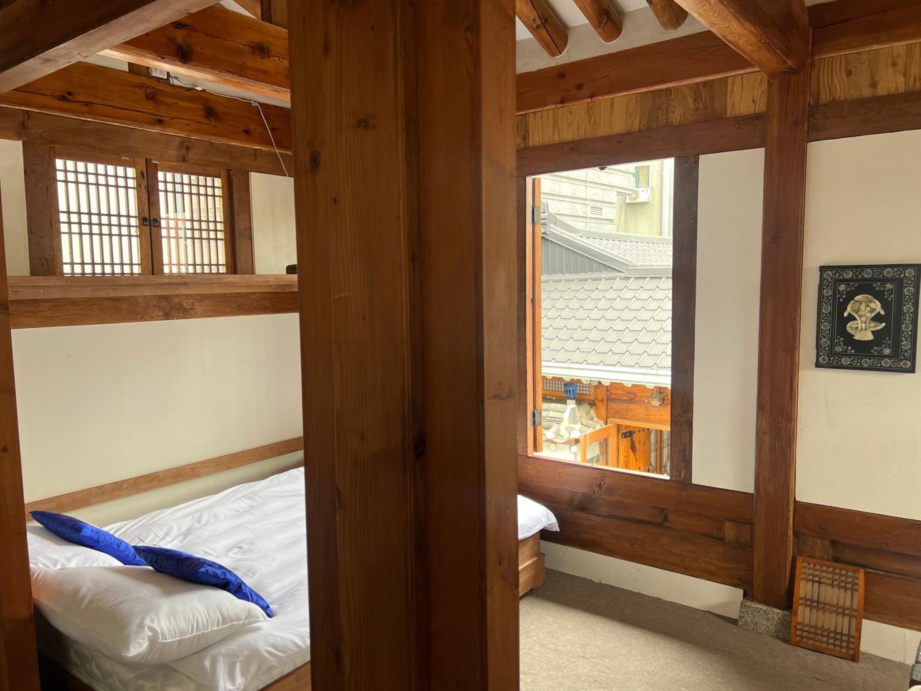 A traditional Korean house view 2
