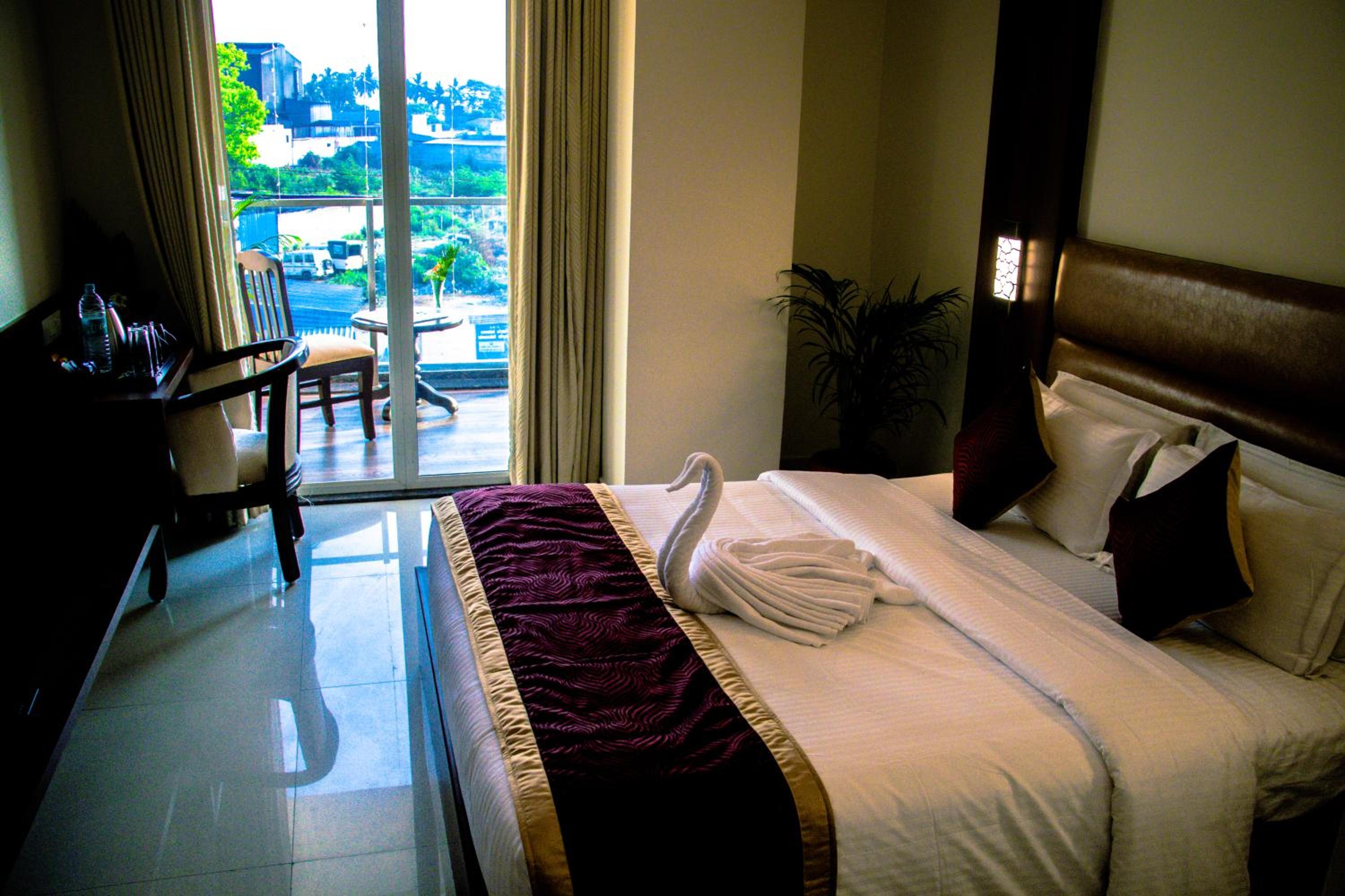 Hotel Malnad gateway
