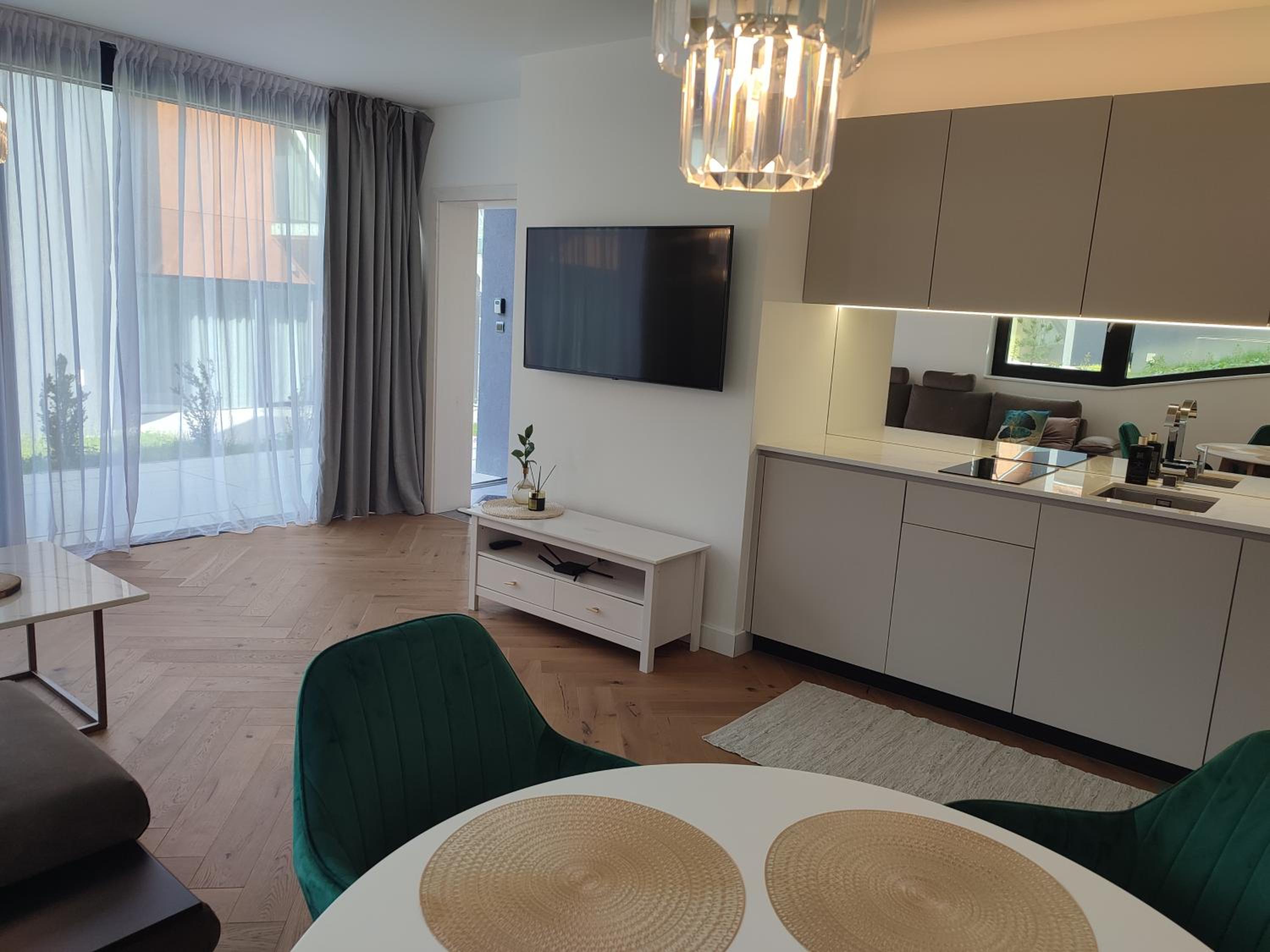 Luxe chalet 79 view 2