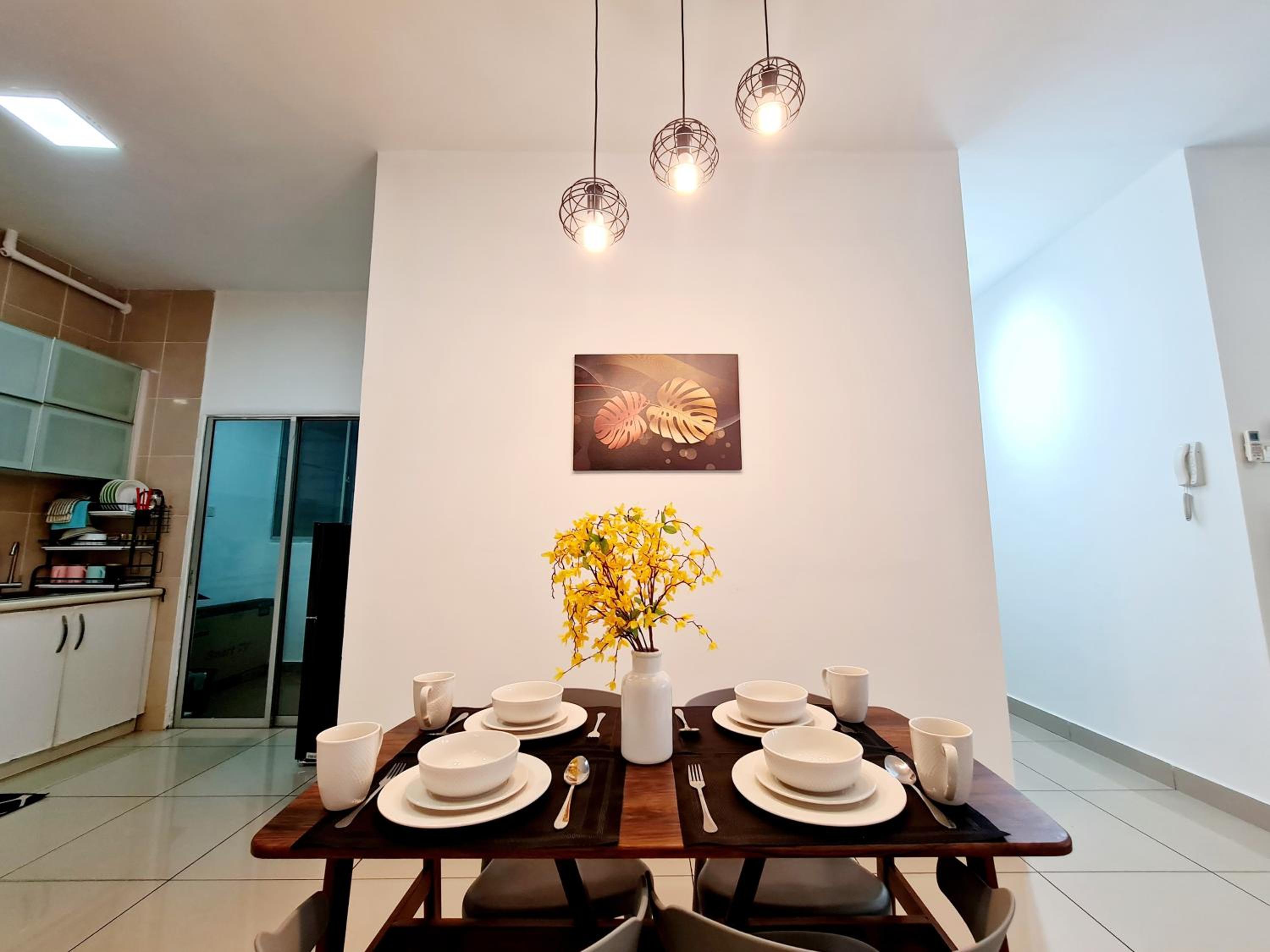 8 Guest 3 Room OUG E3 Old Klang Bkt Jalil Pavilion Stadium Mid Valley Bangsar Puchong IOI