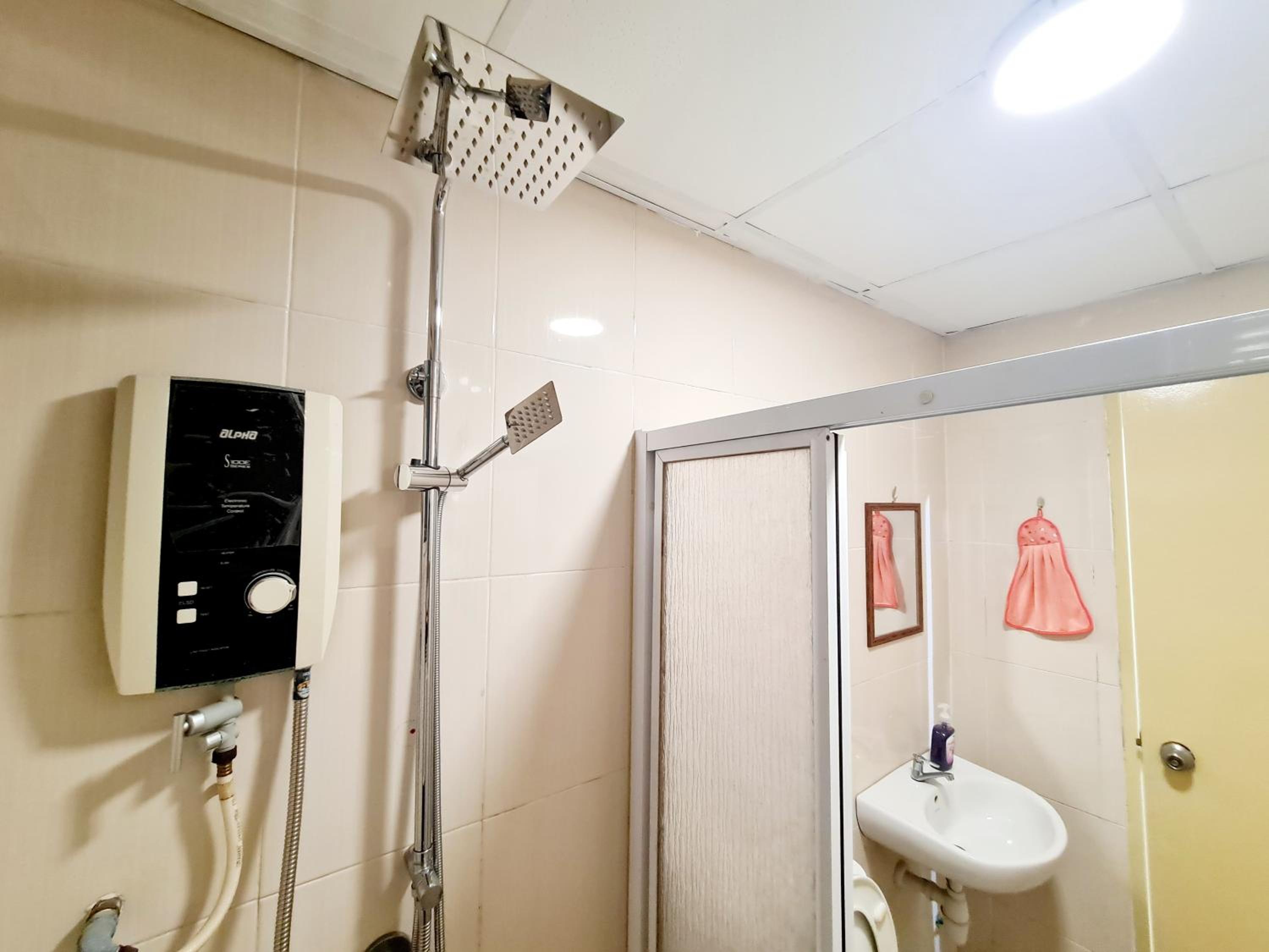 8 Guest 3 Room OUG E3 Old Klang Bkt Jalil Pavilion Stadium Mid Valley Bangsar Puchong IOI