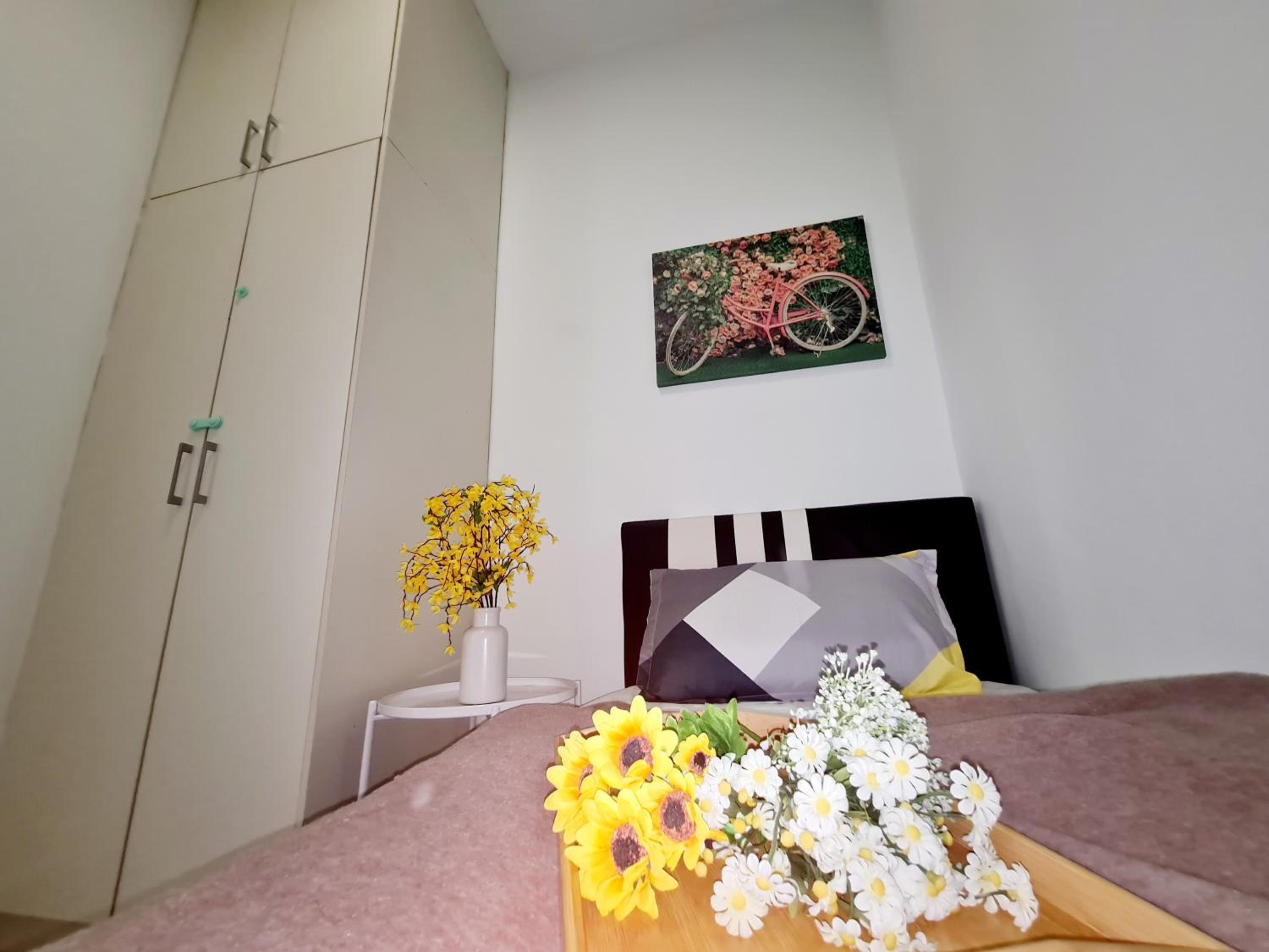8 Guest 3 Room OUG E3 Old Klang Bkt Jalil Pavilion Stadium Mid Valley Bangsar Puchong IOI