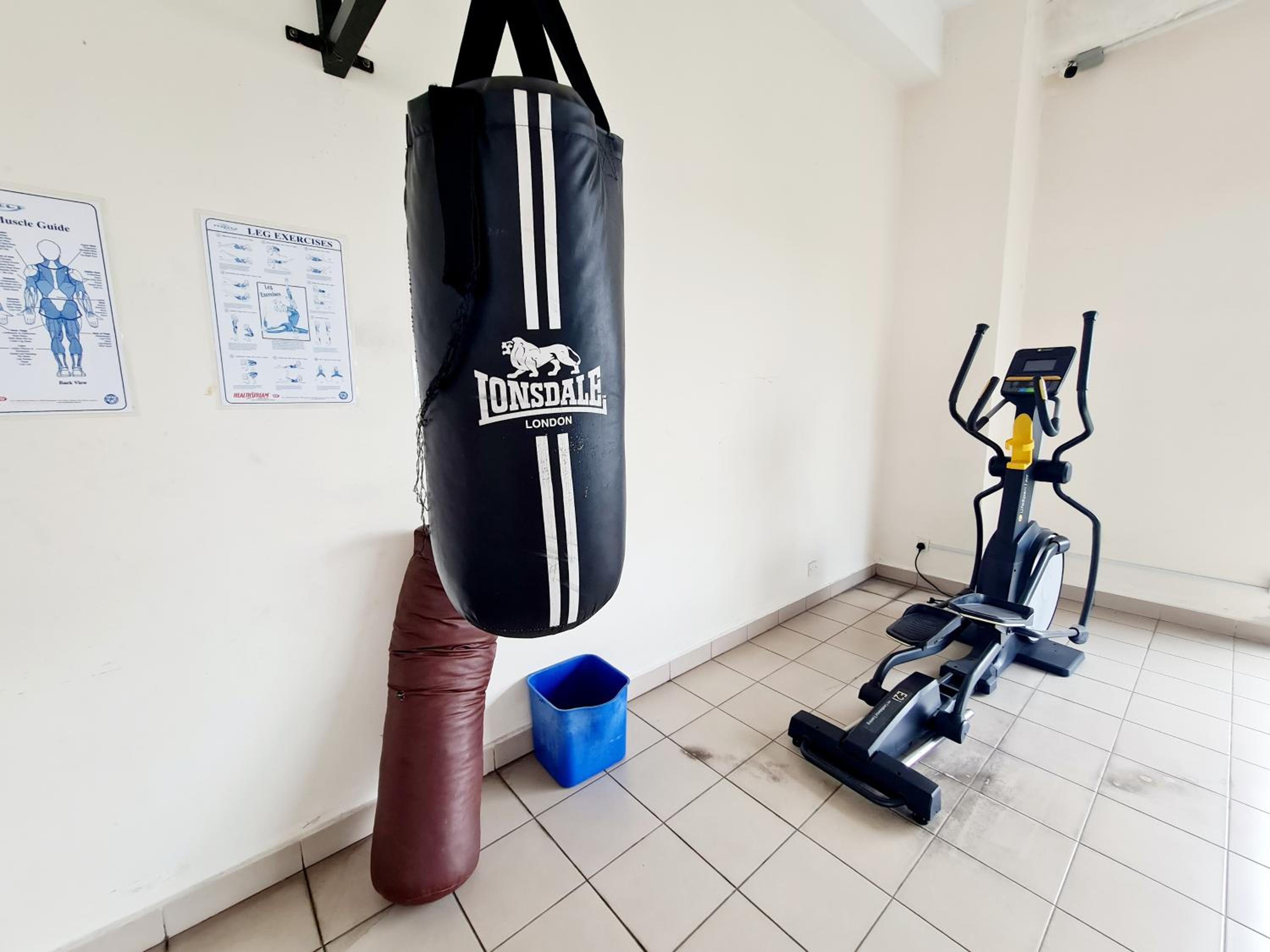 8 Guest 3 Room OUG E3 Old Klang Bkt Jalil Pavilion Stadium Mid Valley Bangsar Puchong IOI