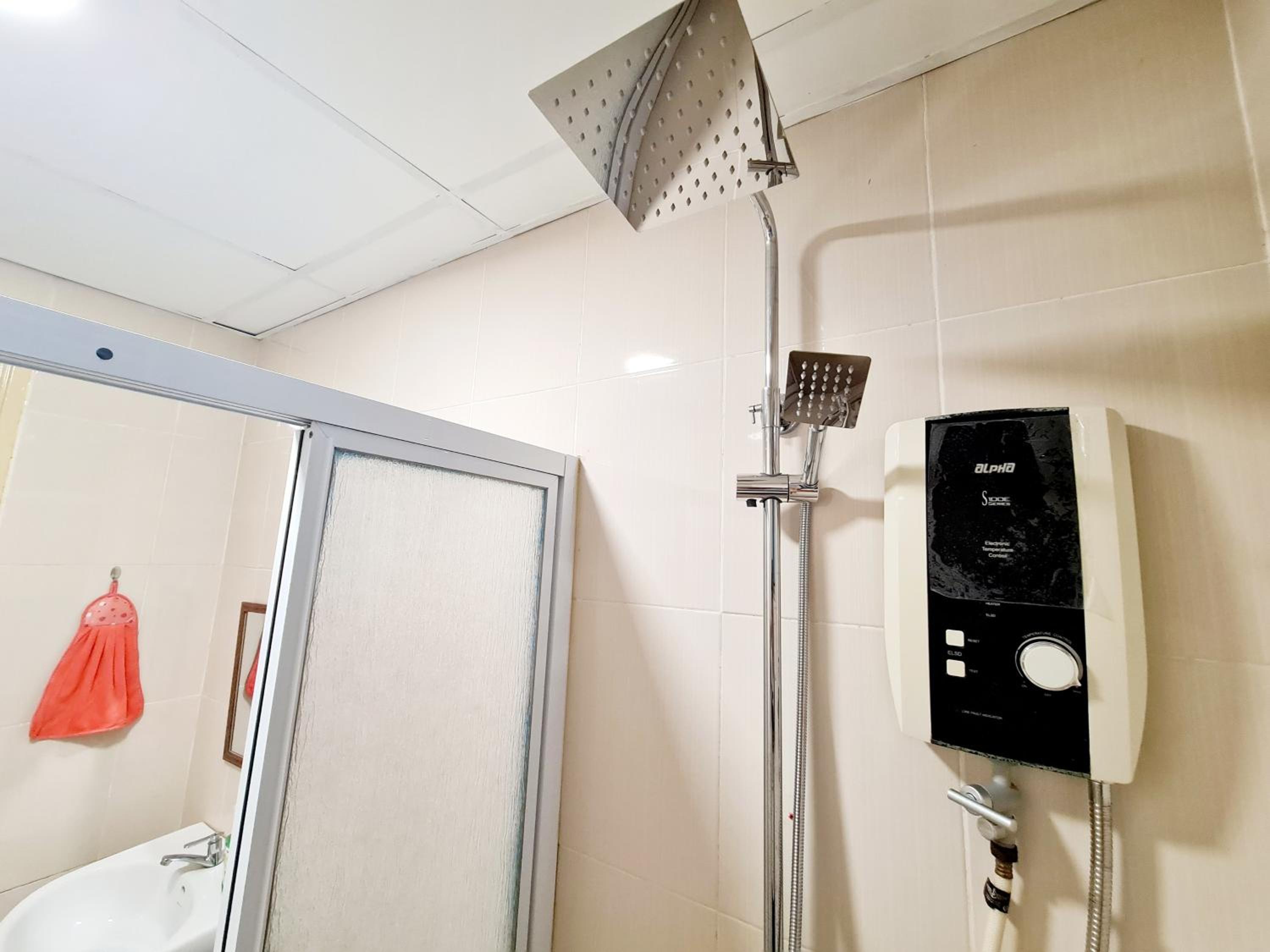 8 Guest 3 Room OUG E3 Old Klang Bkt Jalil Pavilion Stadium Mid Valley Bangsar Puchong IOI