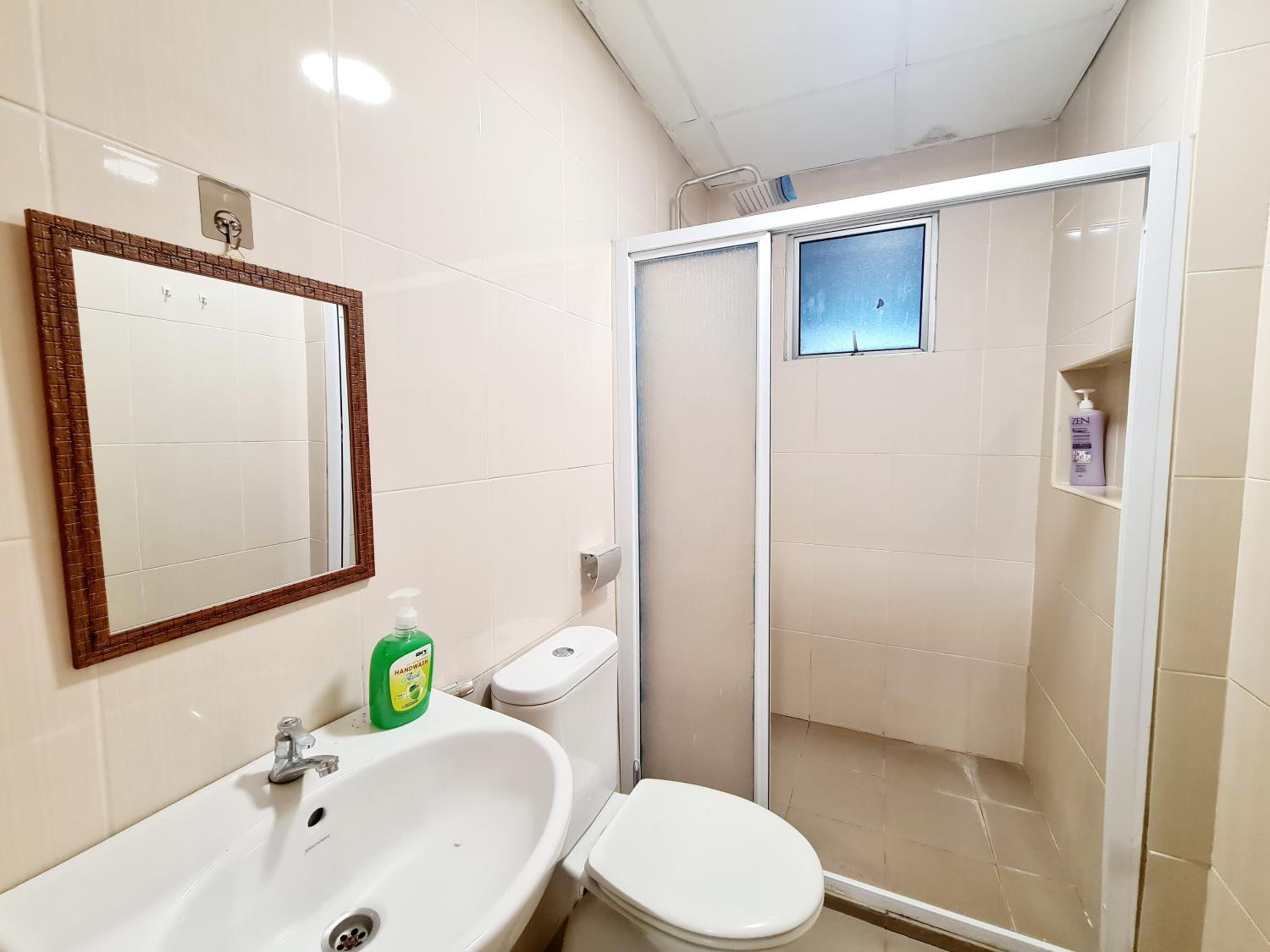 8 Guest 3 Room OUG E3 Old Klang Bkt Jalil Pavilion Stadium Mid Valley Bangsar Puchong IOI