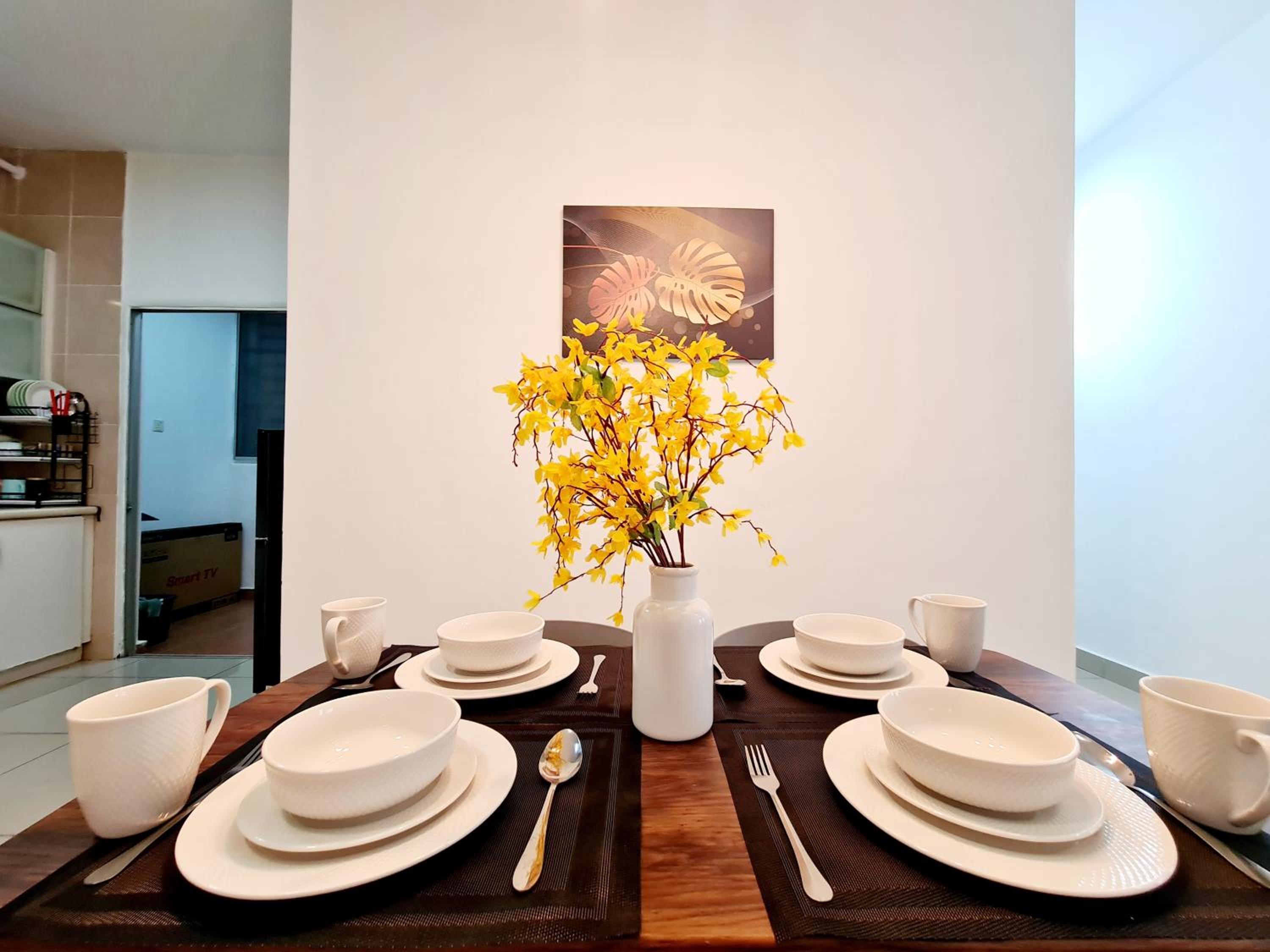 8 Guest 3 Room OUG E3 Old Klang Bkt Jalil Pavilion Stadium Mid Valley Bangsar Puchong IOI