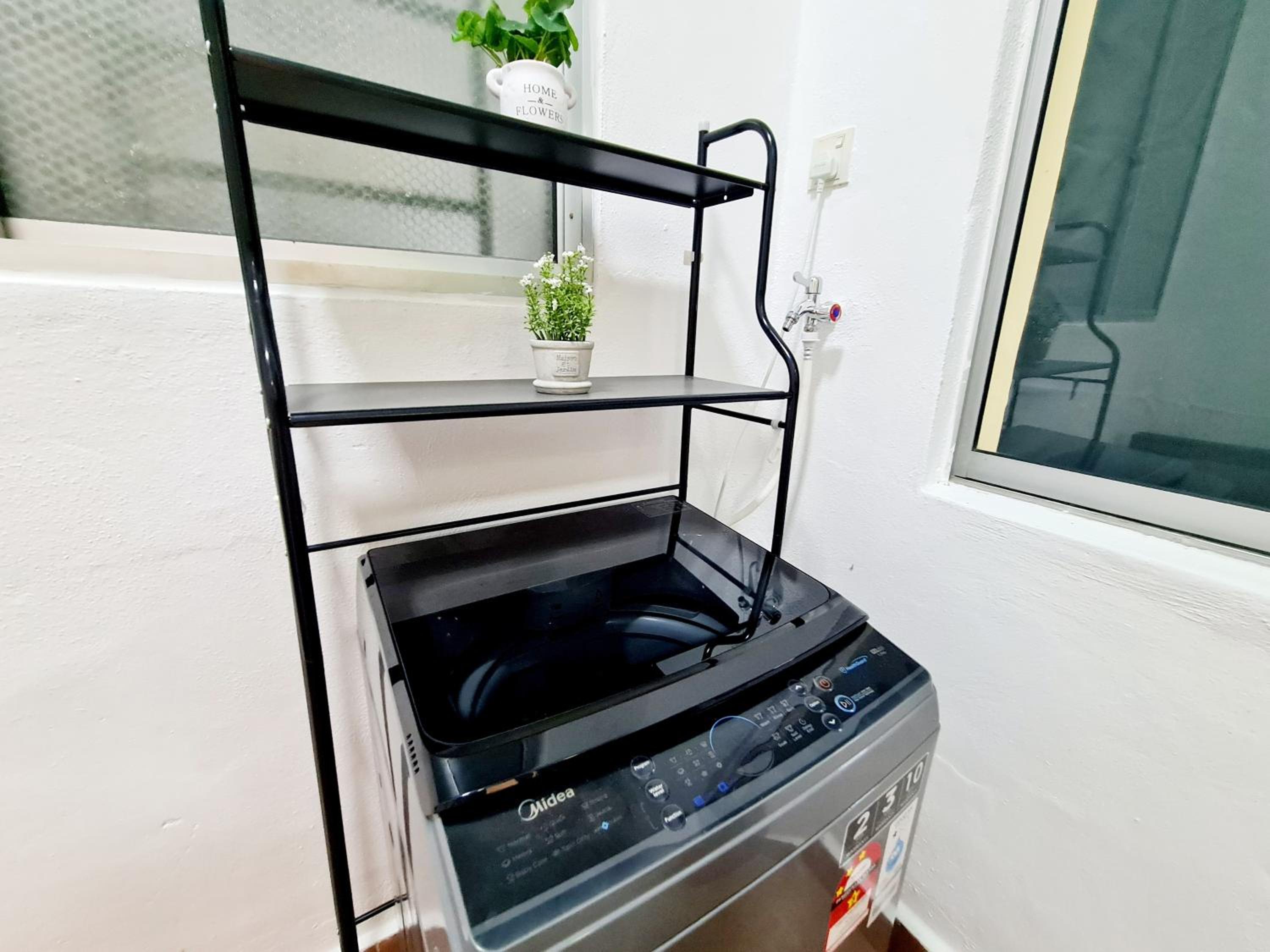 8 Guest 3 Room OUG E3 Old Klang Bkt Jalil Pavilion Stadium Mid Valley Bangsar Puchong IOI
