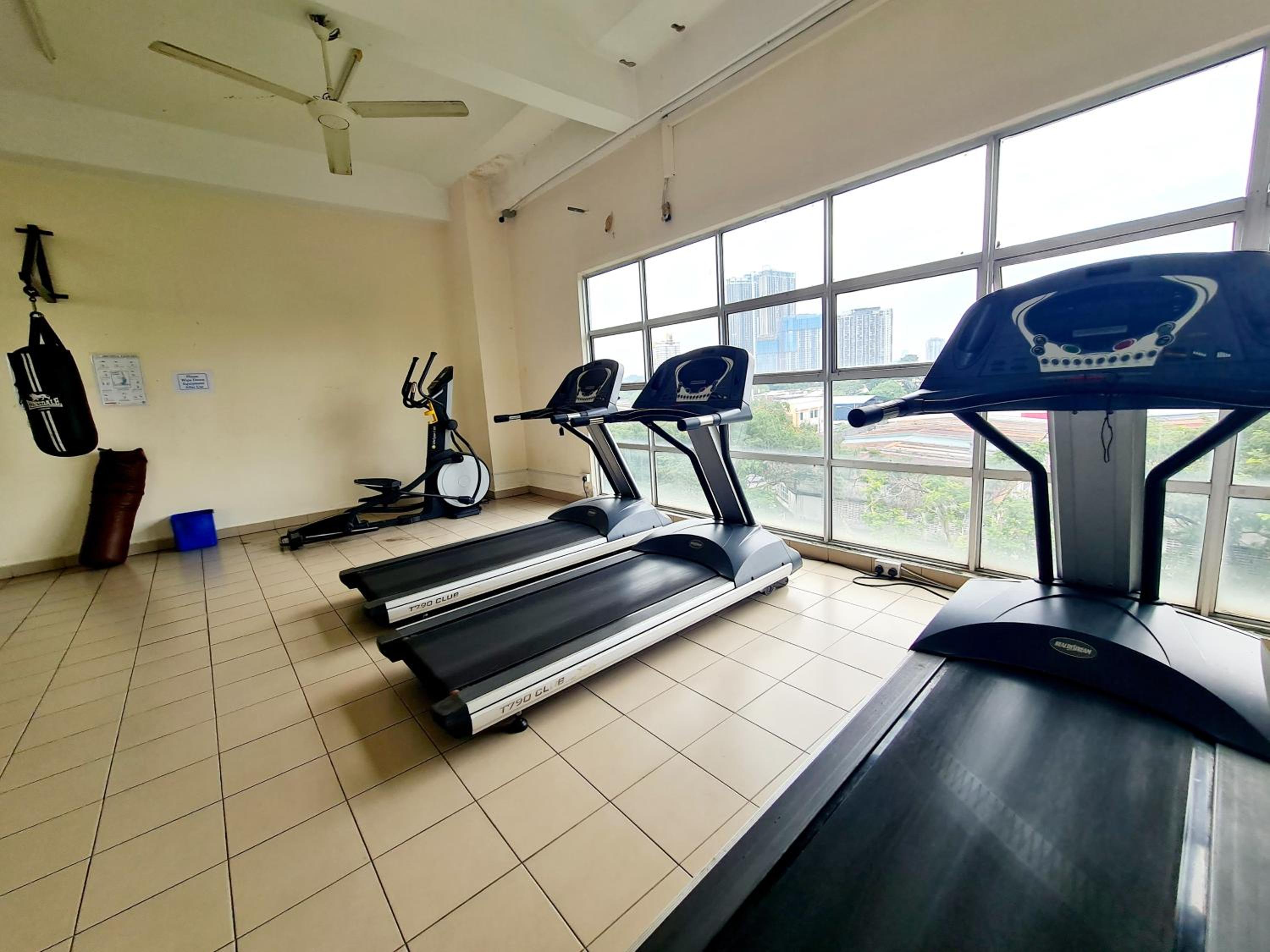 8 Guest 3 Room OUG E3 Old Klang Bkt Jalil Pavilion Stadium Mid Valley Bangsar Puchong IOI