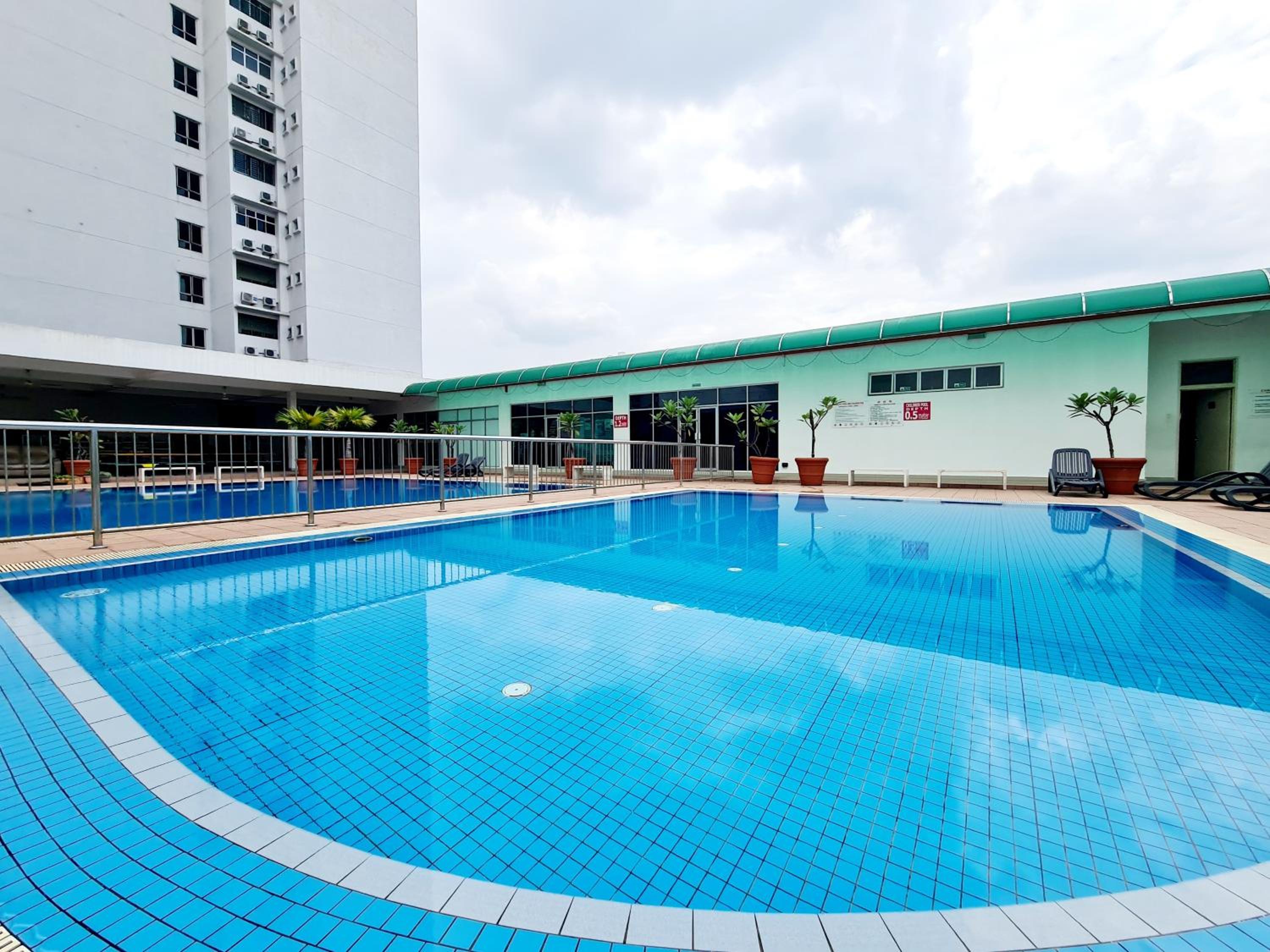 8 Guest 3 Room OUG E3 Old Klang Bkt Jalil Pavilion Stadium Mid Valley Bangsar Puchong IOI