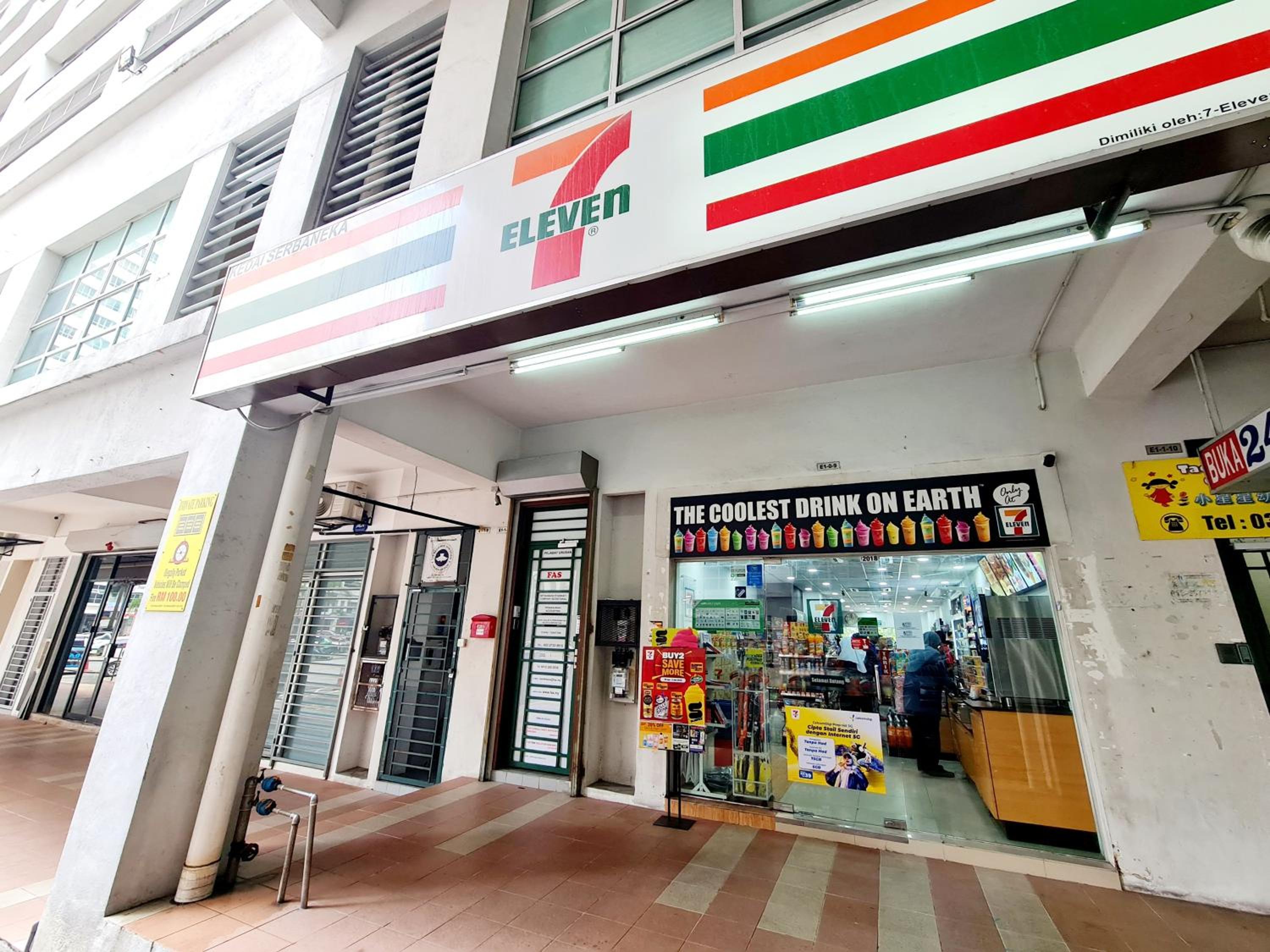 8 Guest 3 Room OUG E3 Old Klang Bkt Jalil Pavilion Stadium Mid Valley Bangsar Puchong IOI