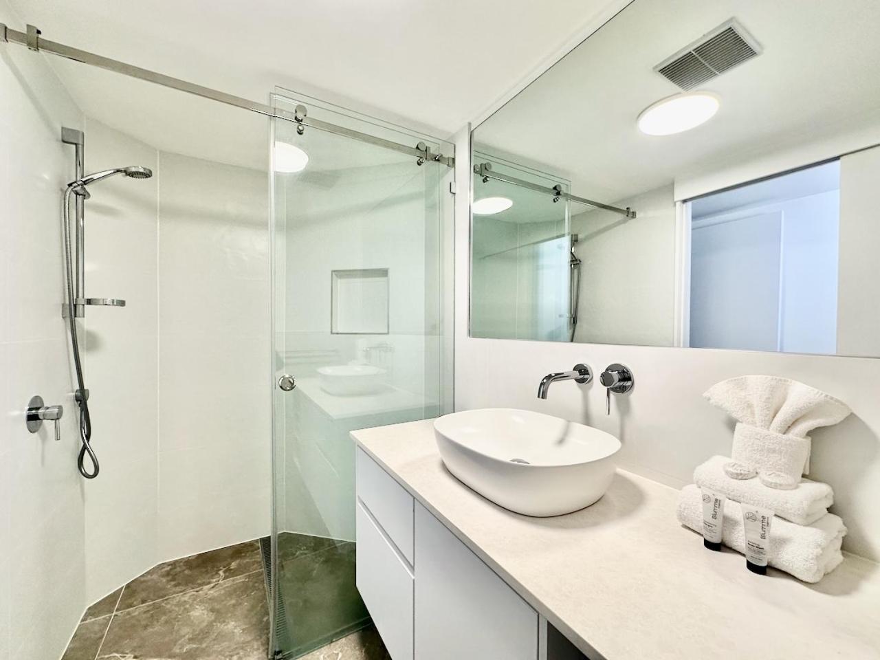 Super Modern Diamond Beach Resort Penthouse 33