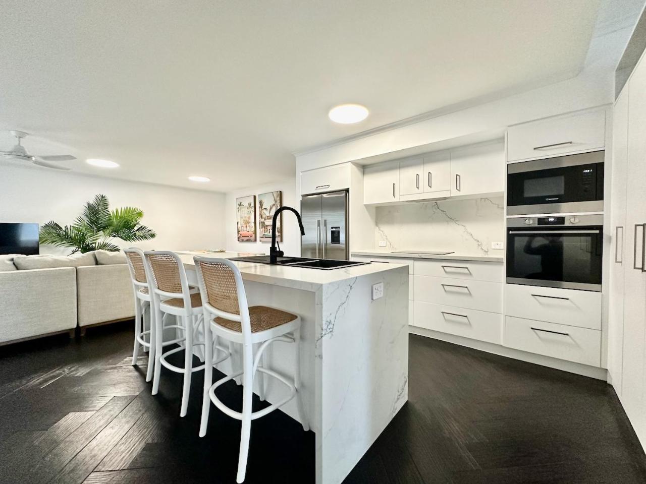 Super Modern Diamond Beach Resort Penthouse 33