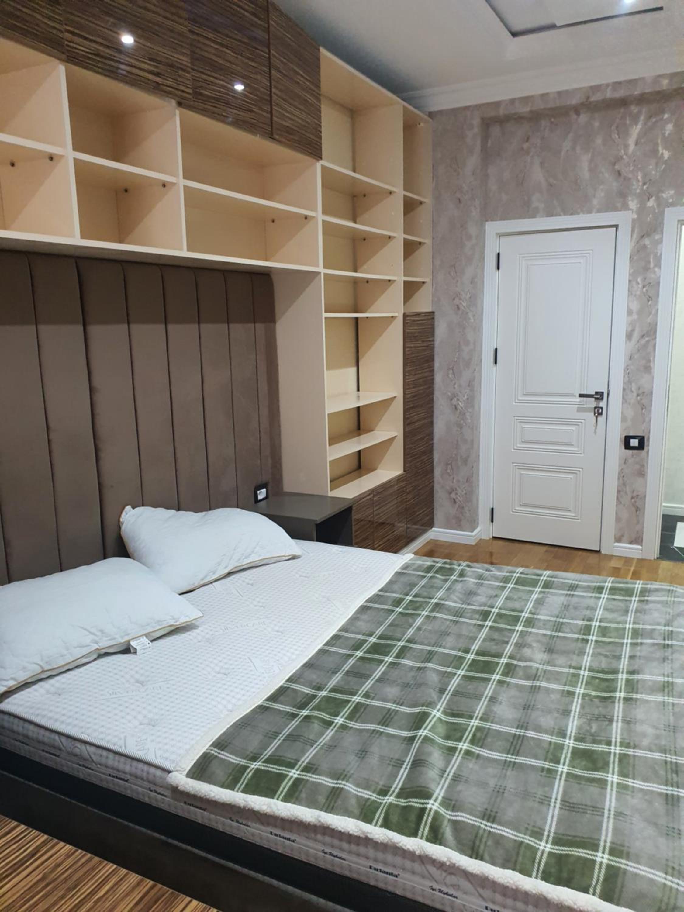 Viva 3 room apartment with jacuzzi two kilometers from the center