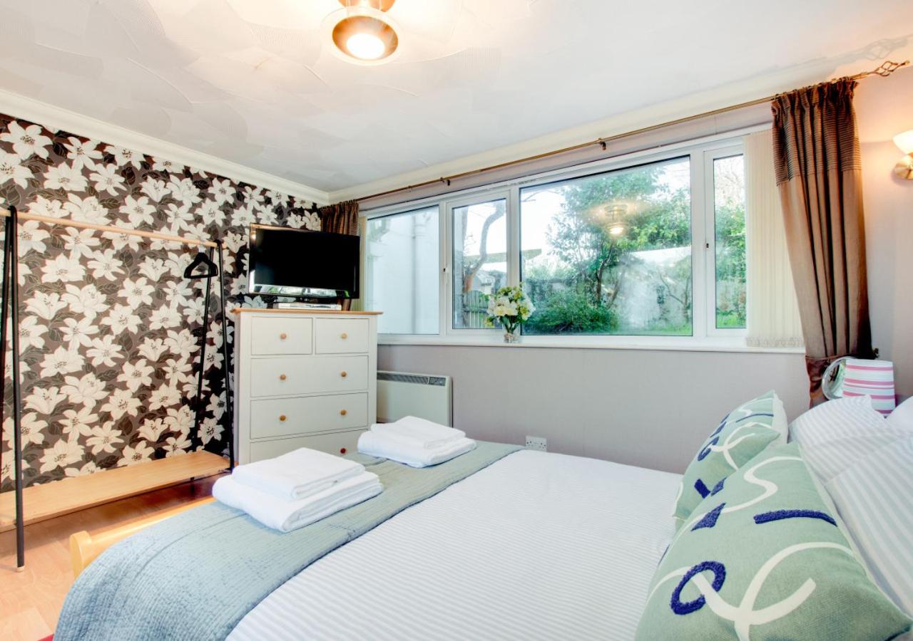 4 Bed in Croyde oc-windy1