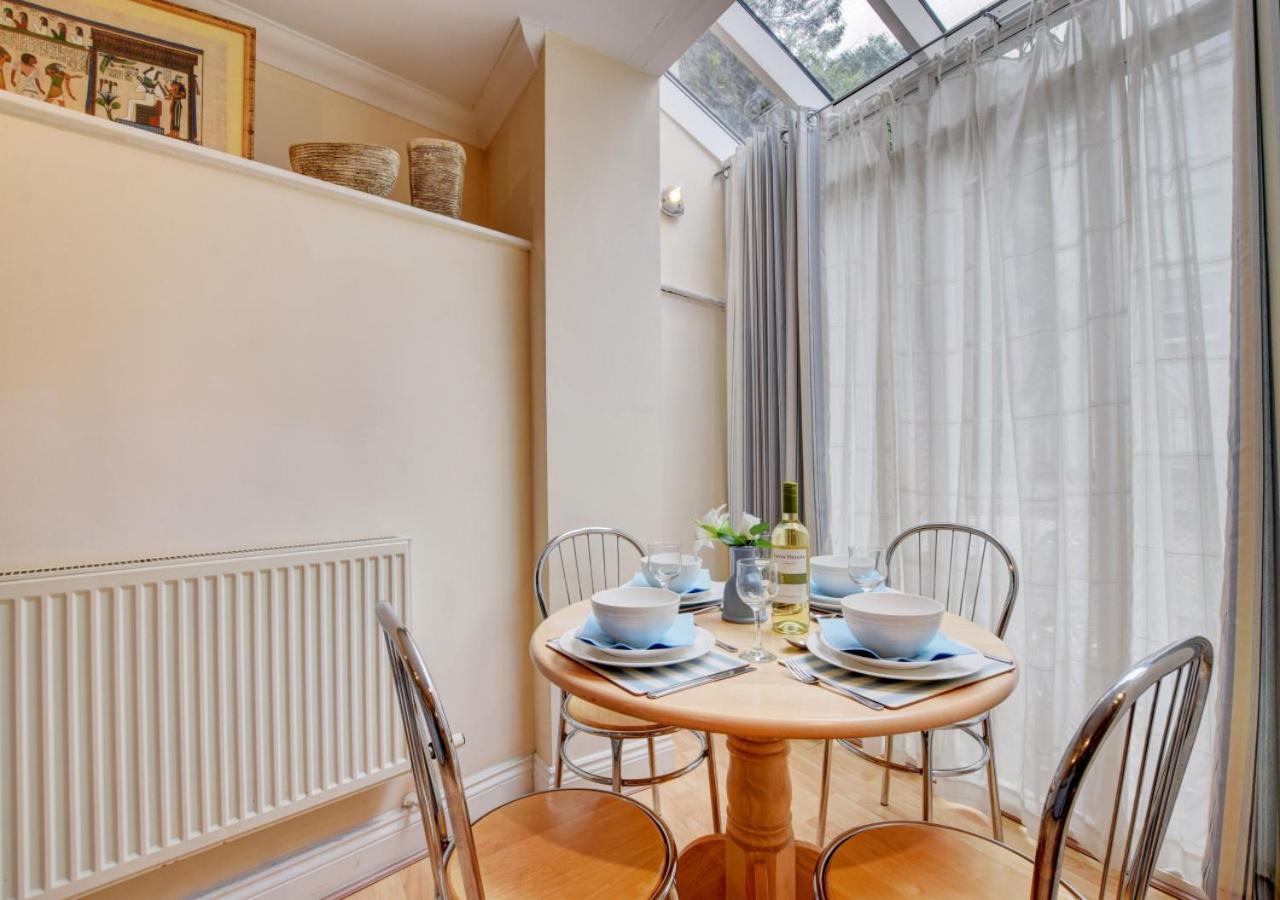 2 Bed in Torquay oc-h25471