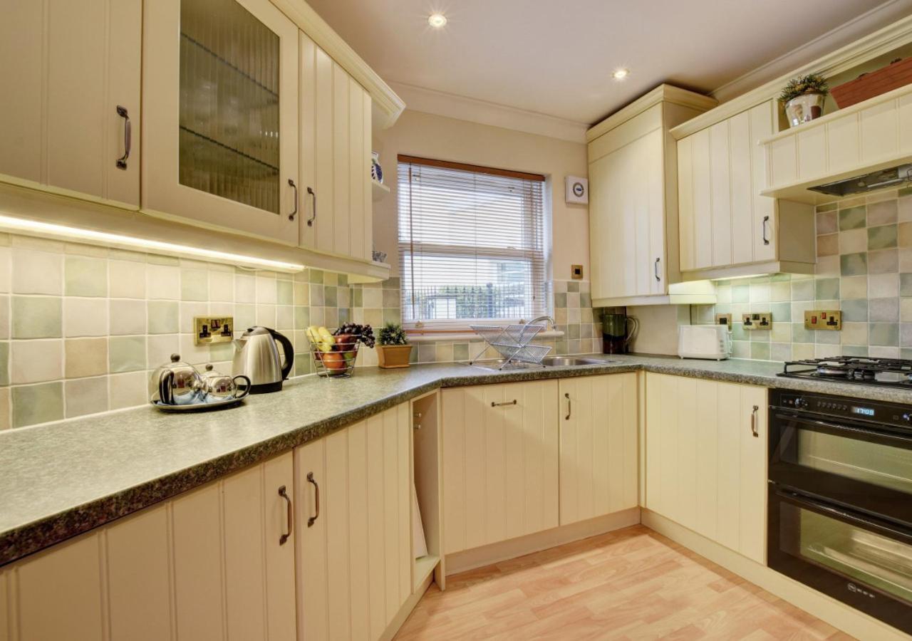 2 Bed in Torquay oc-h25471