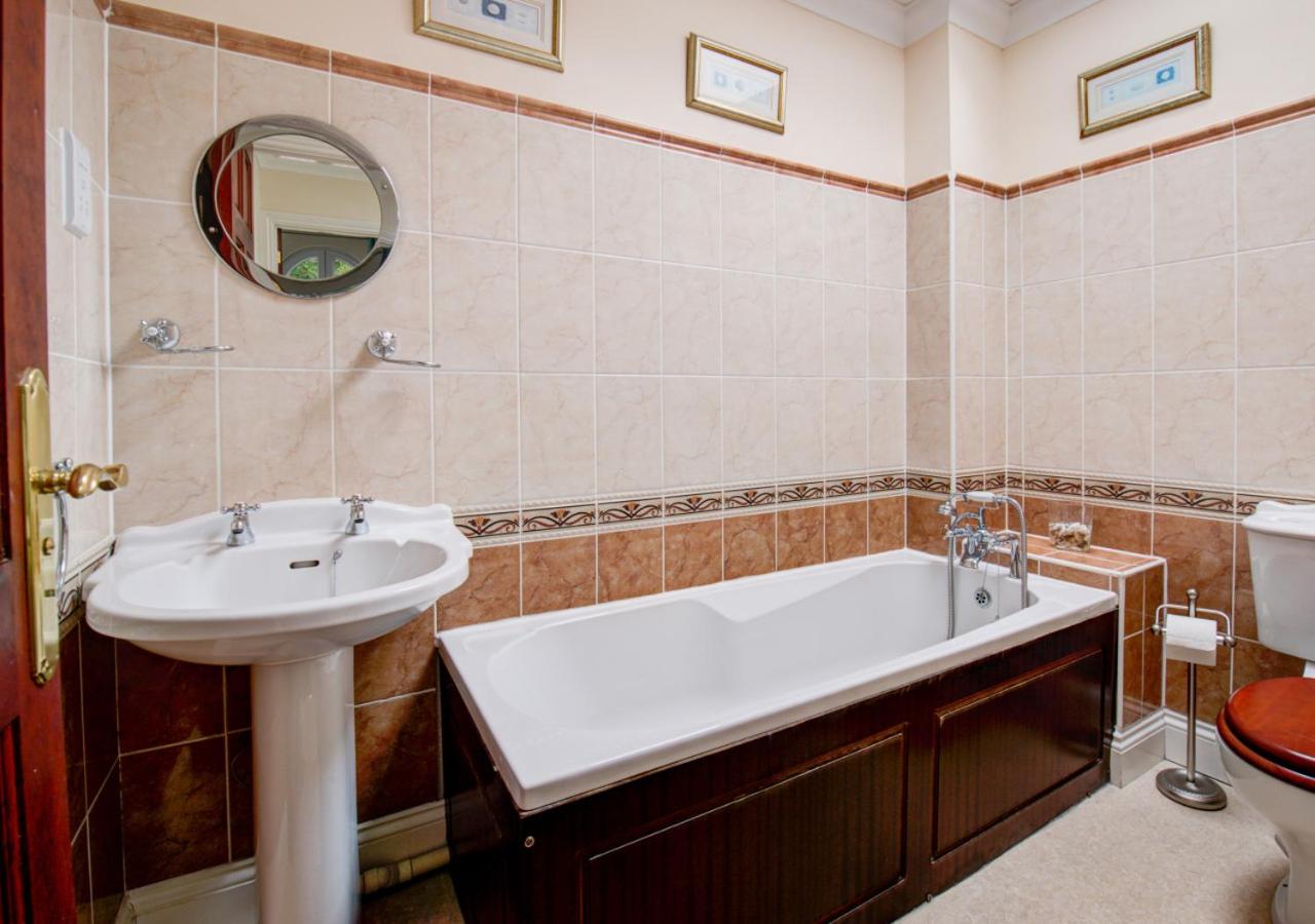 2 Bed in Torquay oc-h25471