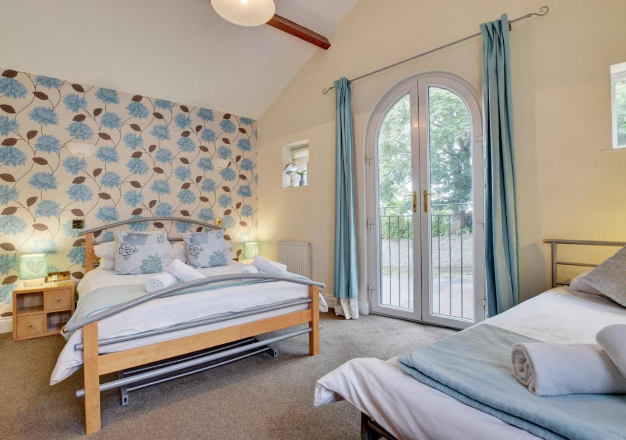 2 Bed in Torquay oc-h25471