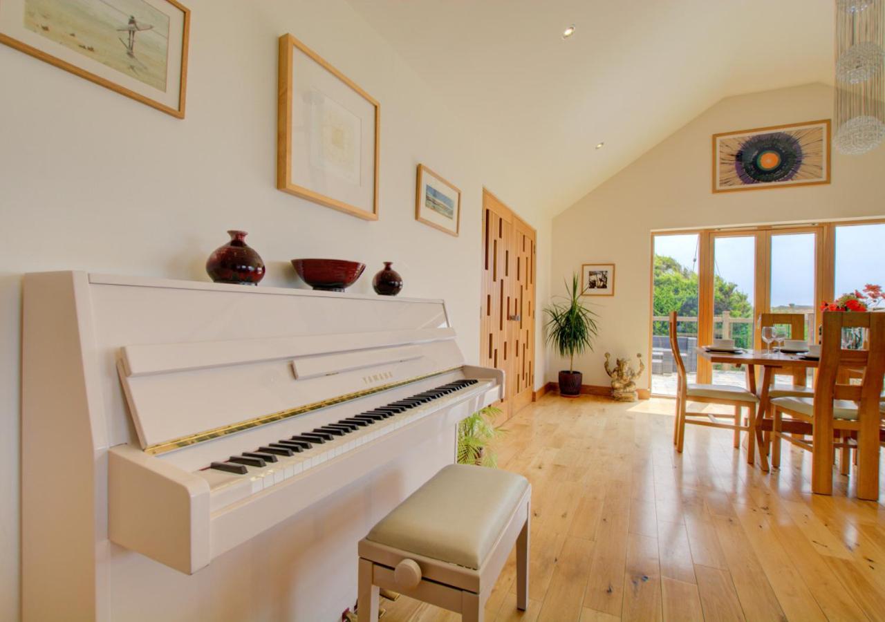 3 Bed in Padstow oc-p00357
