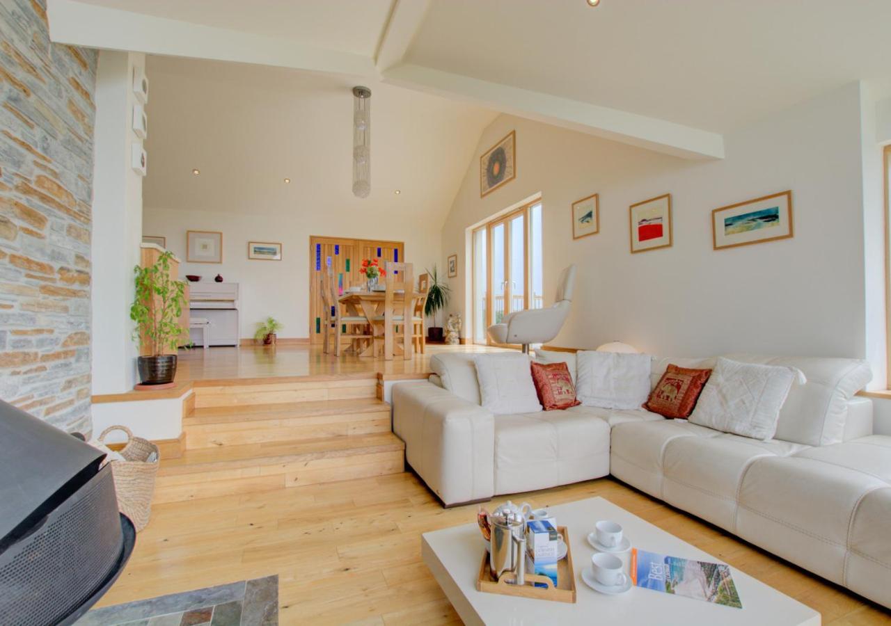 3 Bed in Padstow oc-p00357