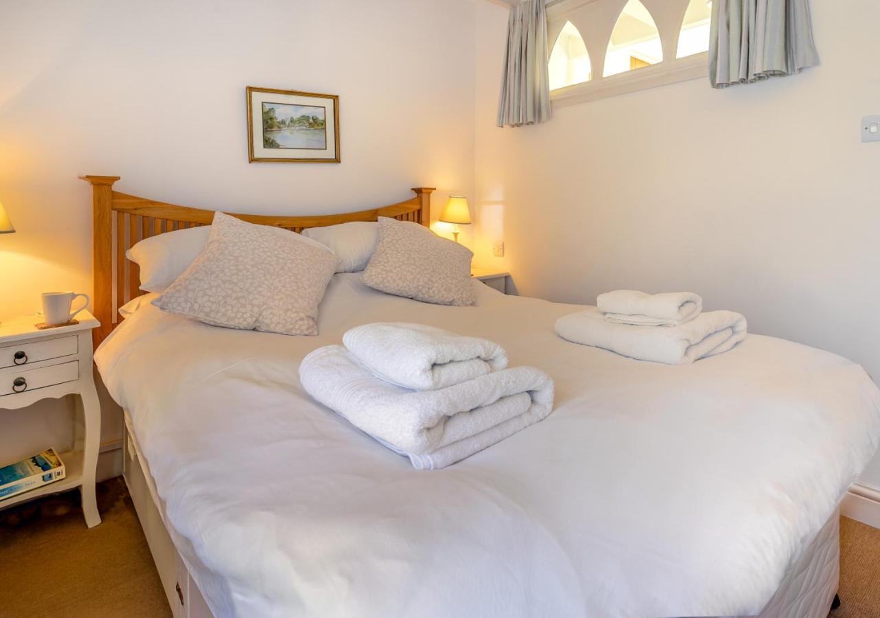 3 Bed in Helford oc-hcwedn