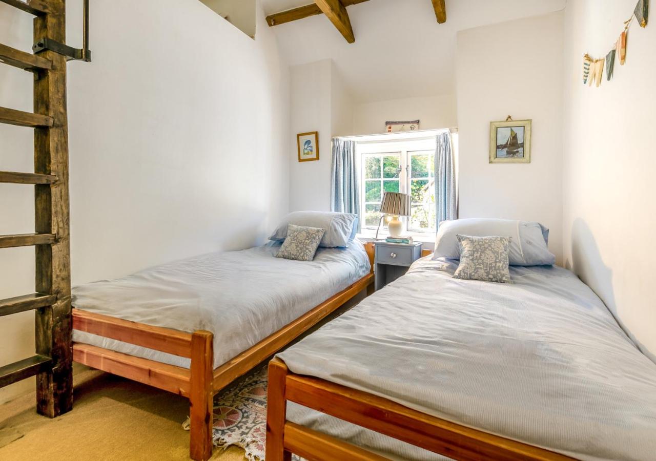 3 Bed in Helford oc-hcwedn
