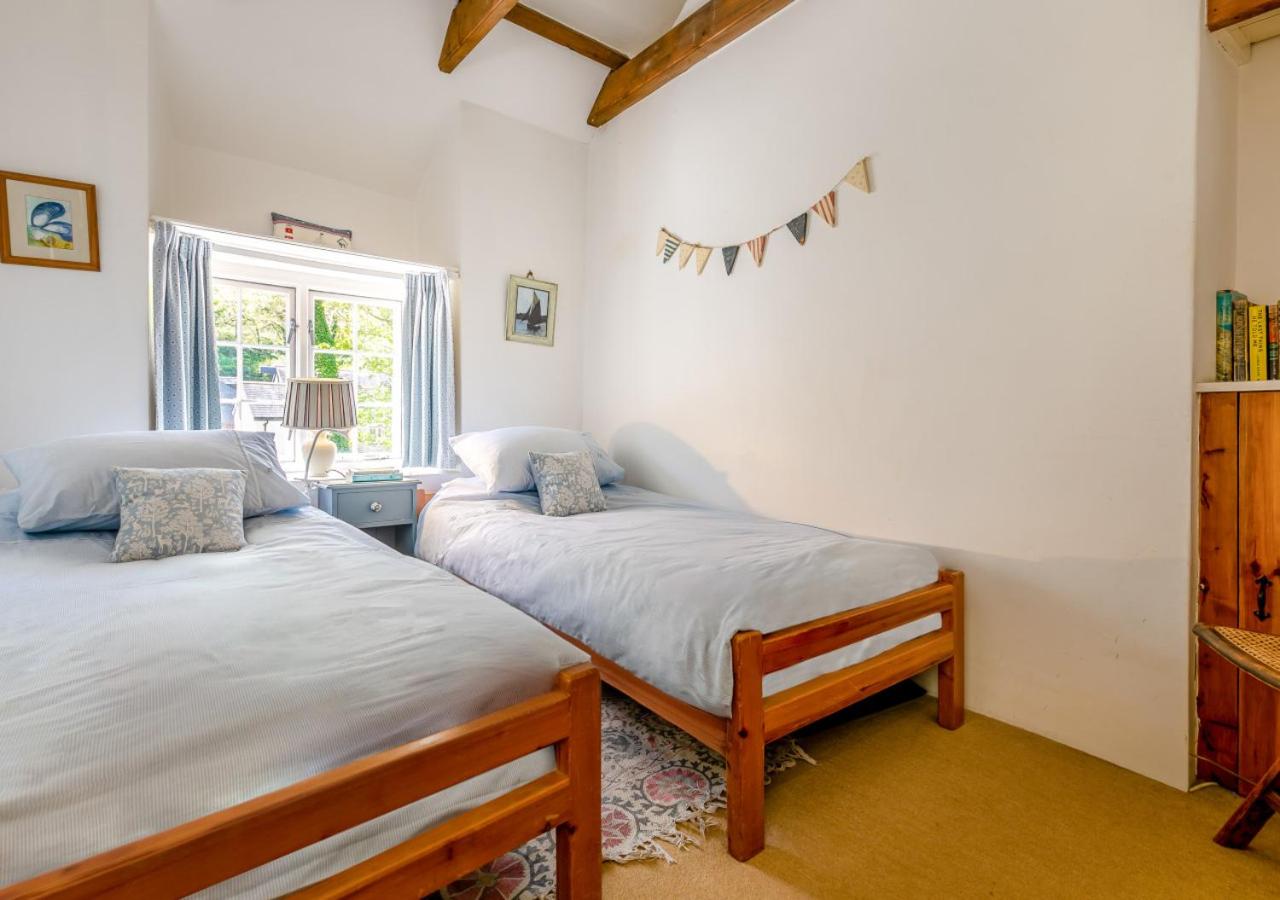 3 Bed in Helford oc-hcwedn