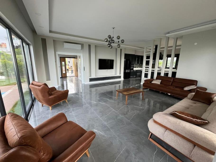 Luxury Akyazı Villa with Pool, Sauna, 10 person view 4