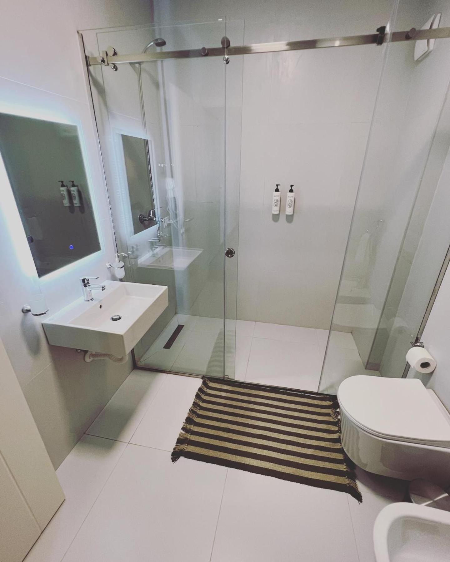 Seaside Apartment 29 , Rana e Hedhun photo 5