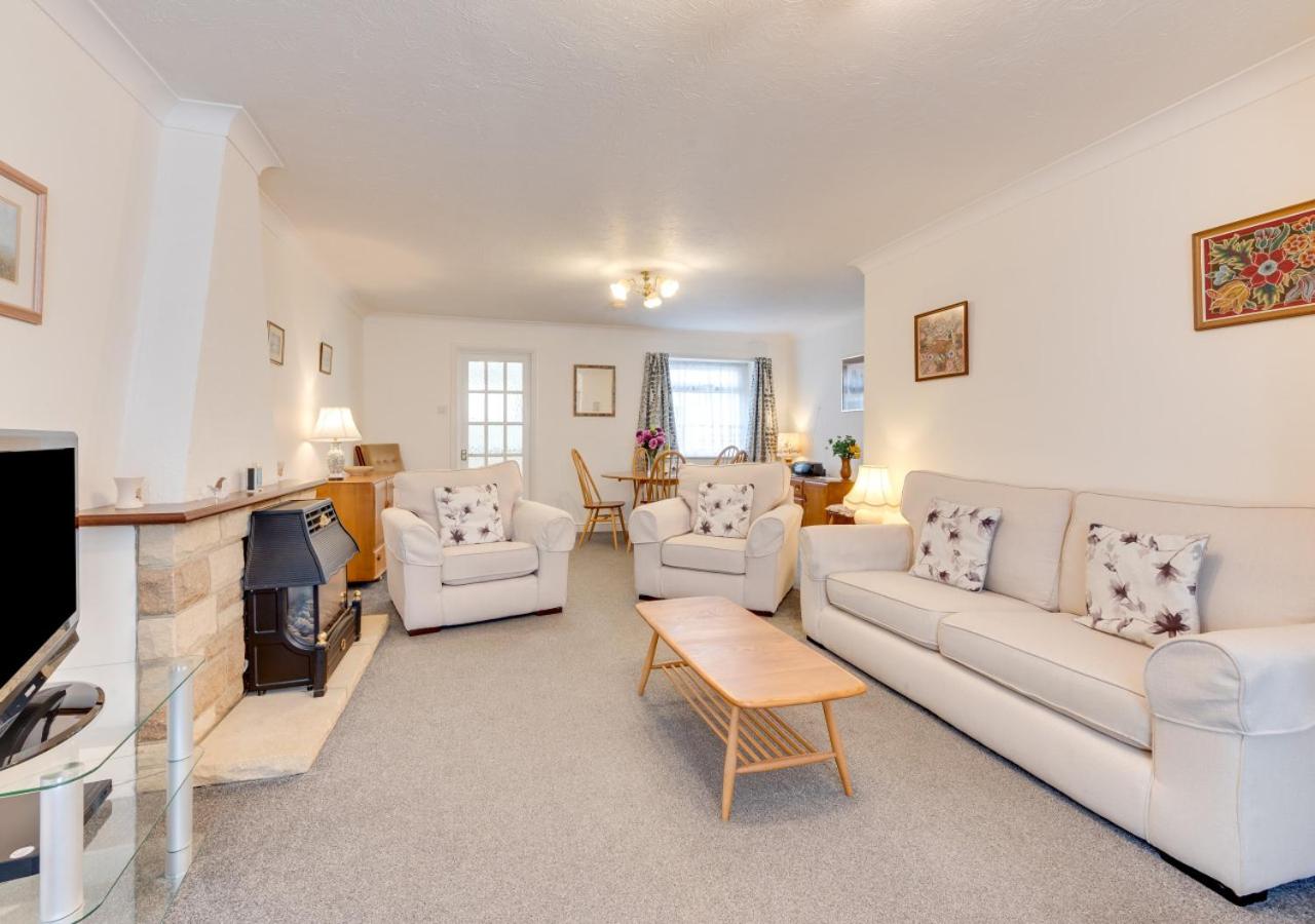 3 Bed in Torquay oc-h28551
