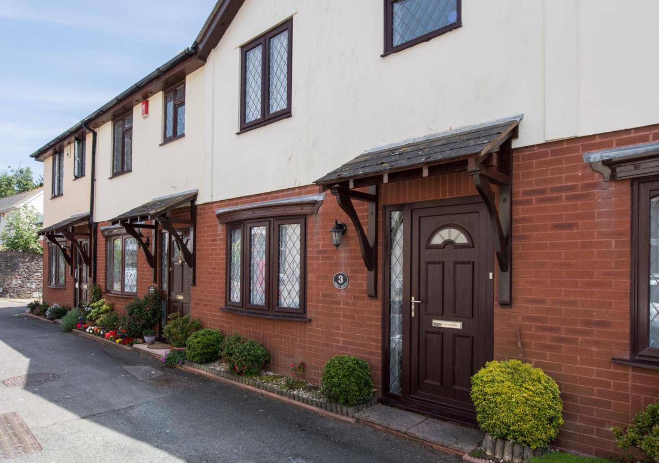 3 Bed in Torquay oc-h28551