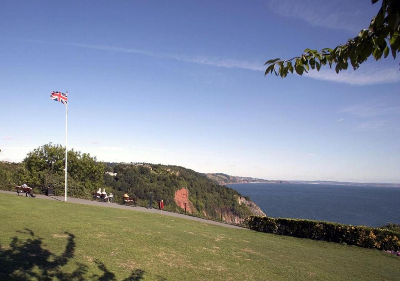 3 Bed in Torquay oc-h28551