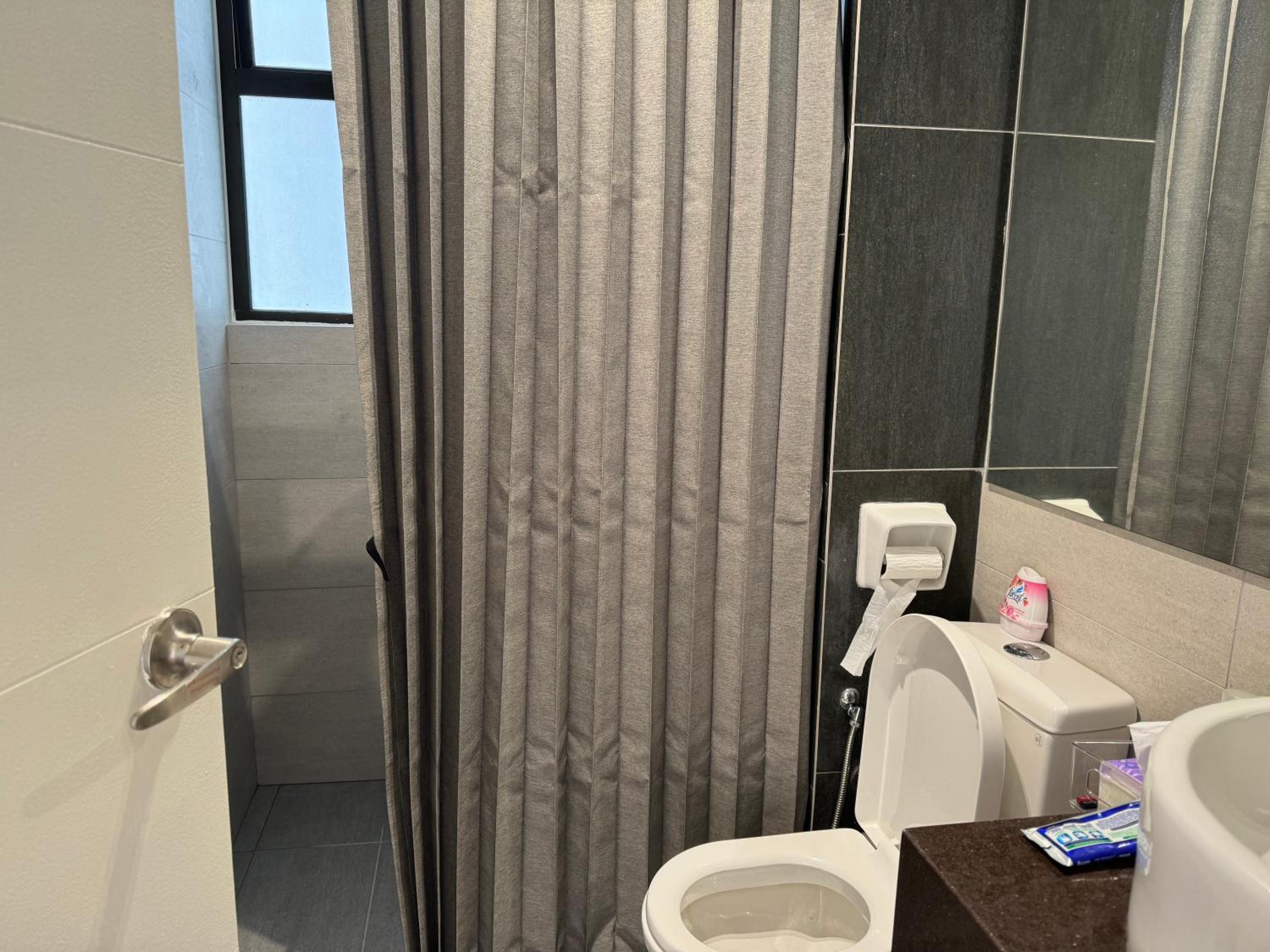 Admiral Residence Cozy Room Homestay- Private Room with Shared Place photo 3