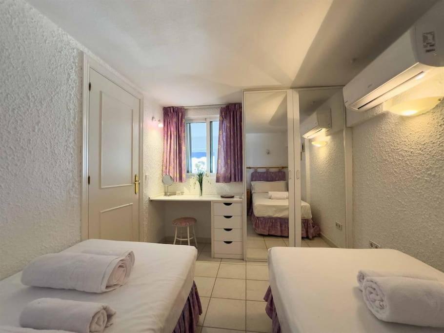 Skol 504 -Lovely 2-Bedroom Duplex in Skol First Line Beach Marbella view 3