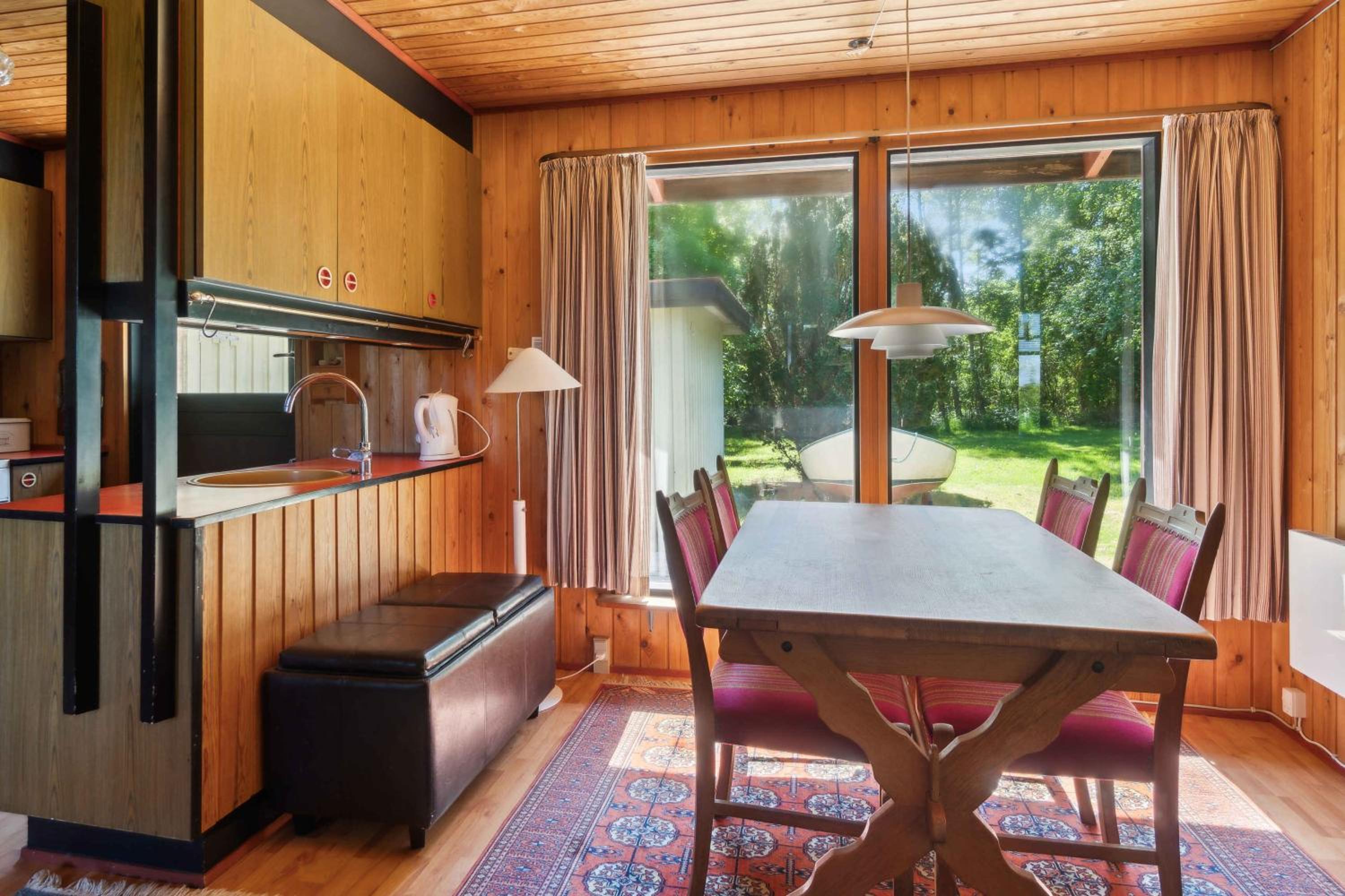 Idyllic Coastal Cottage Comfort And Relaxing