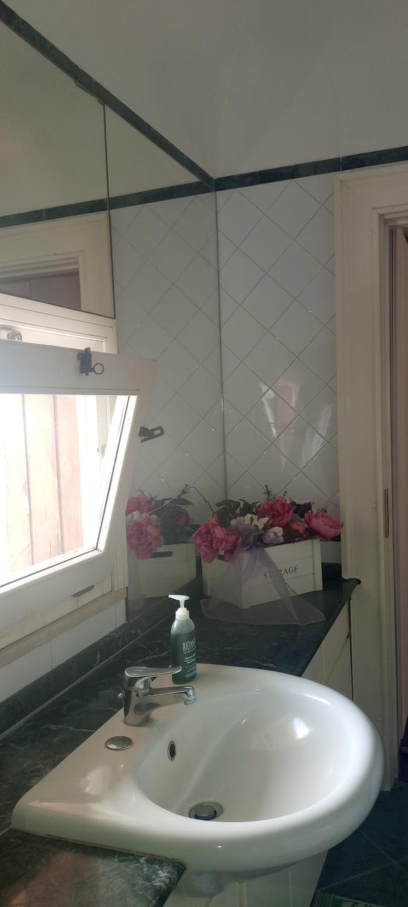 Don Camillo Suites en Riposto — bathroom