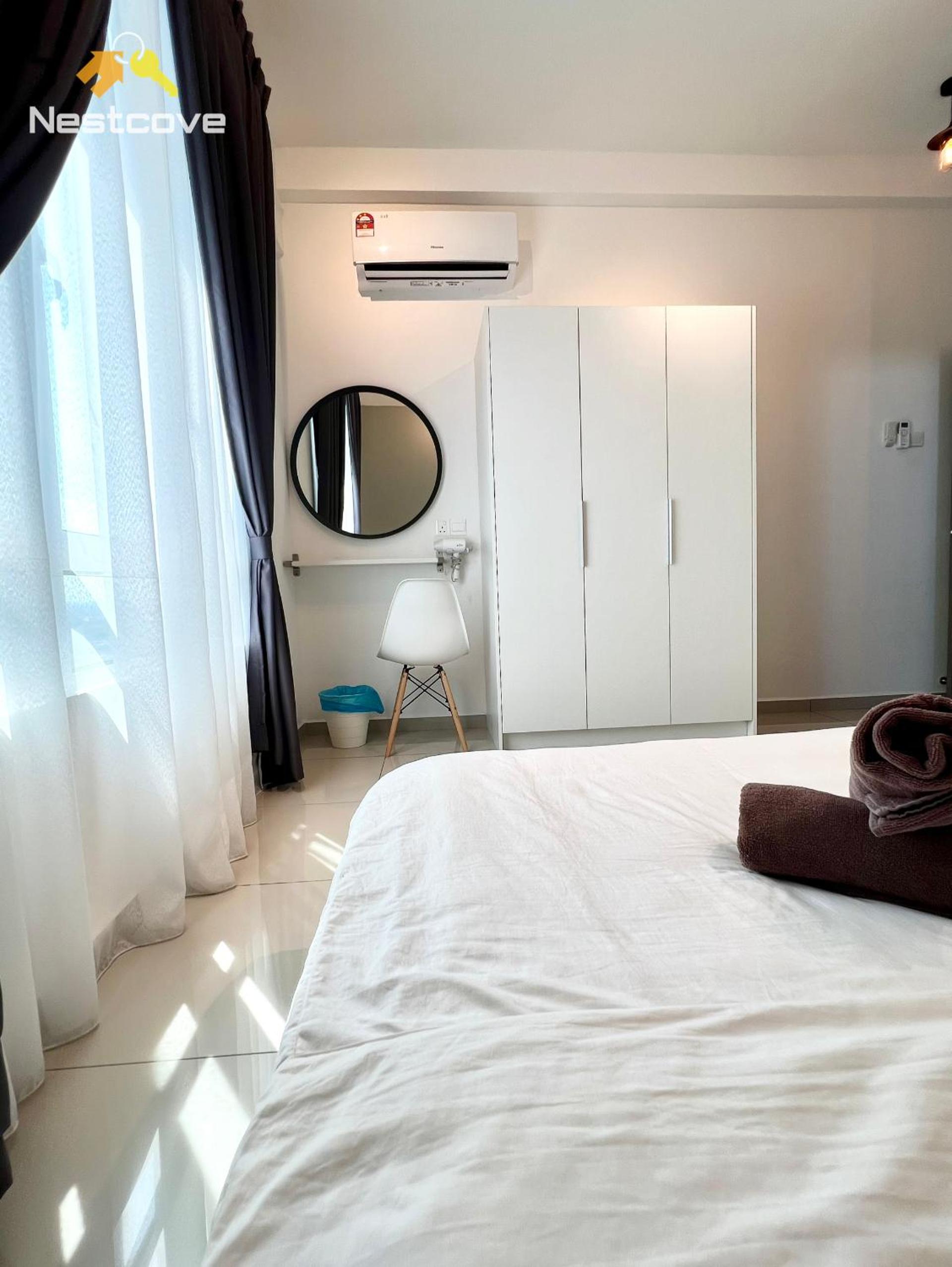 Novo 8 Residences & Suites AQUA Pool by Nestcove photo 6