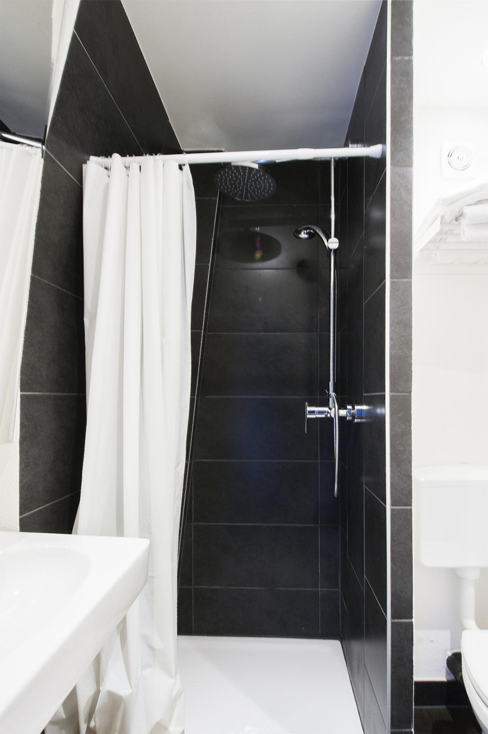 Montreux Vacations - Hotel Parc  Lac - Property Image 12