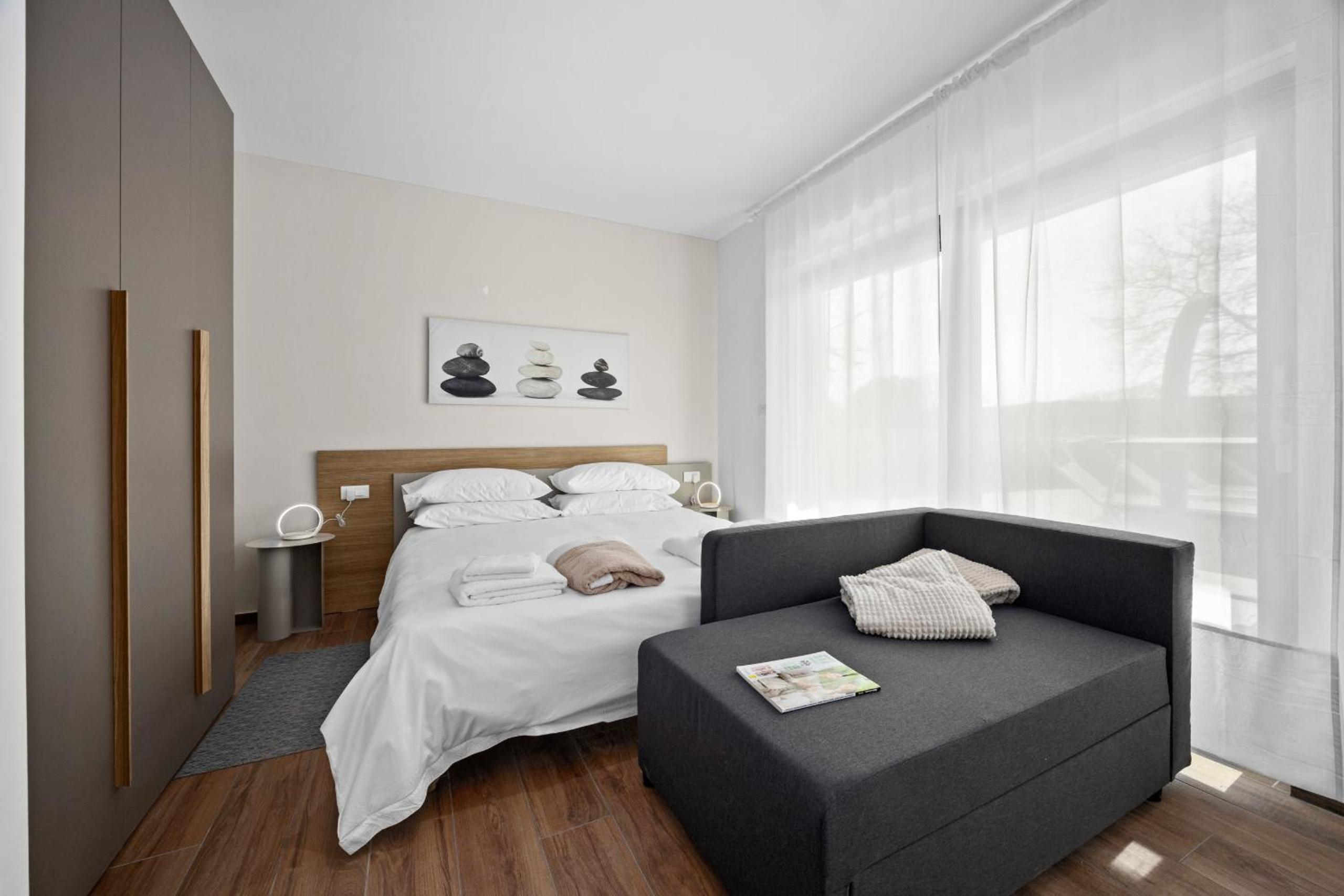 Villa Bay I near Medulin for 9 people with heated pool - playground & whirpool only 100 meters from the beach - pet friendly