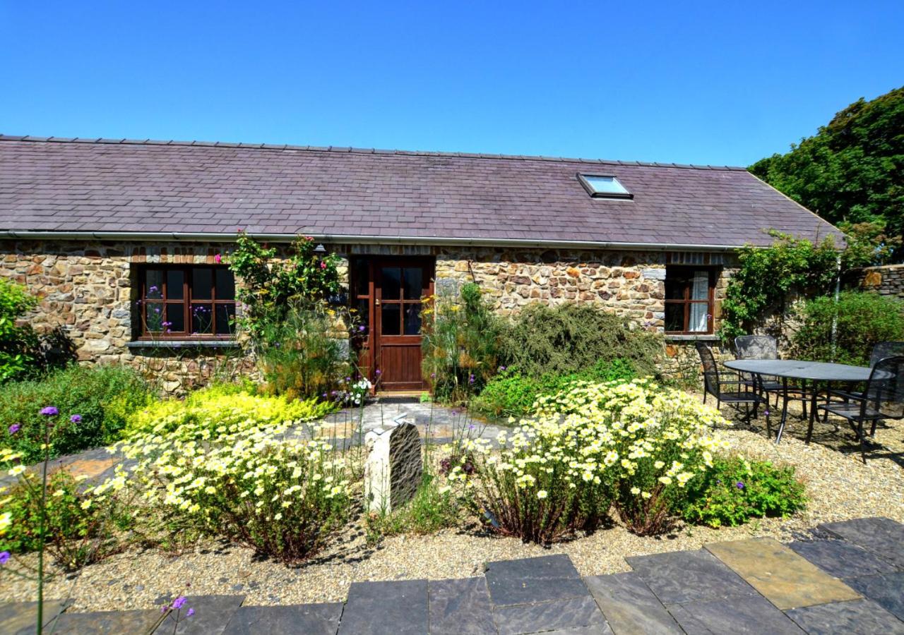 3 Bed in Haverfordwest oc-wav586