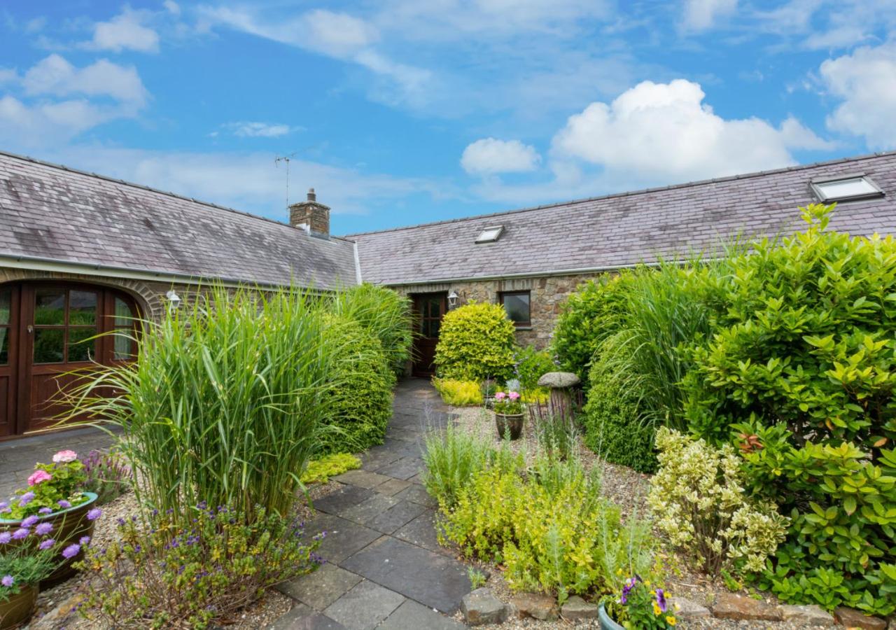 3 Bed in Haverfordwest oc-wav586